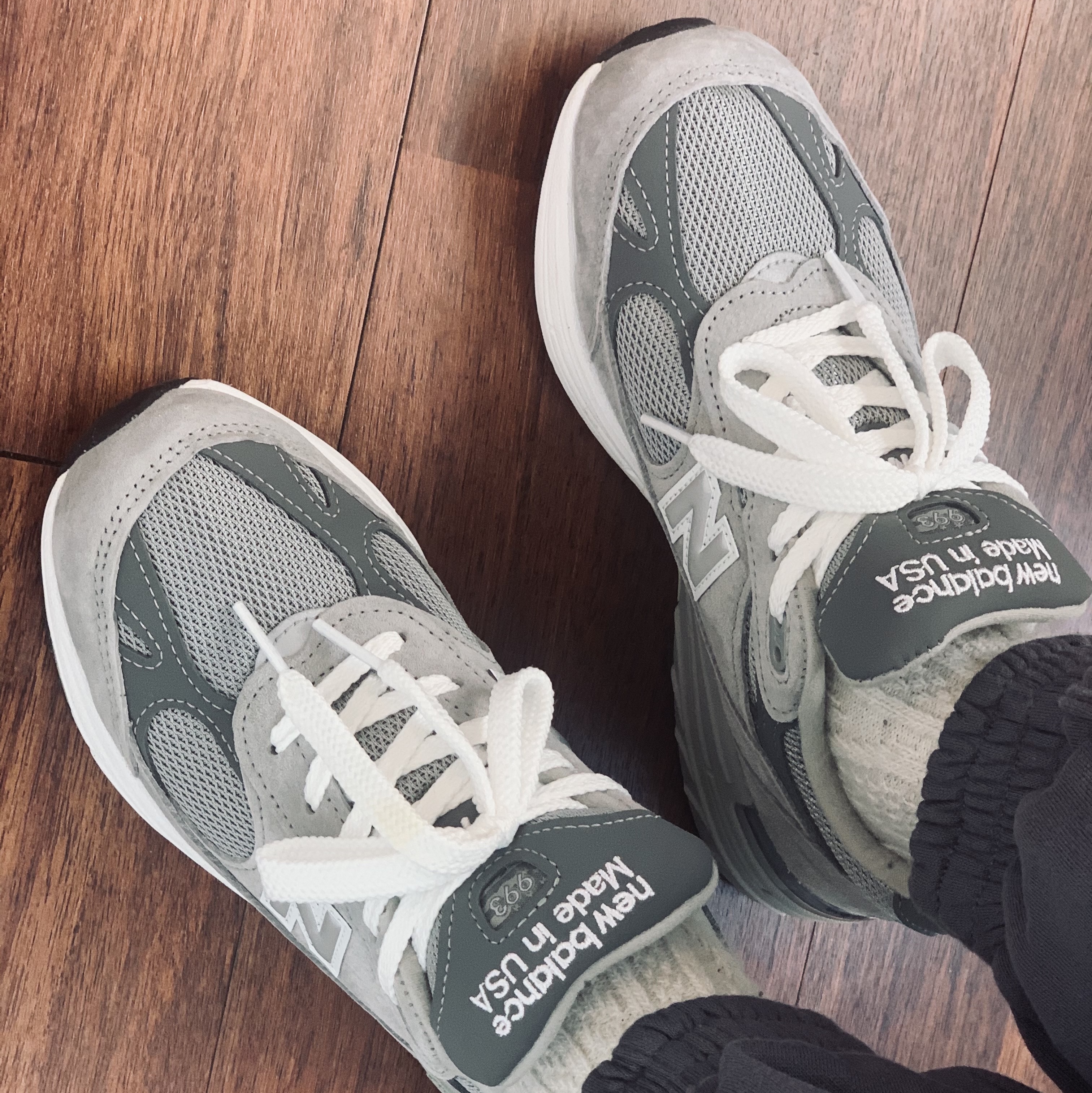 (W) New Balance 993 Made in USA Grey - B Standard 착용 스타일 - 2