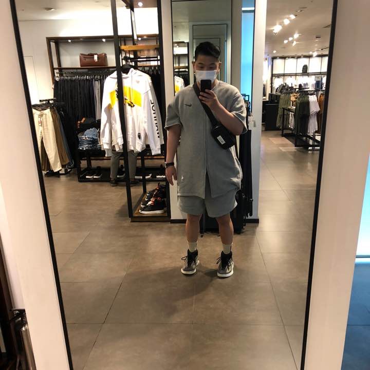 Adidas Yeezy QNTM Barium 착용 스타일