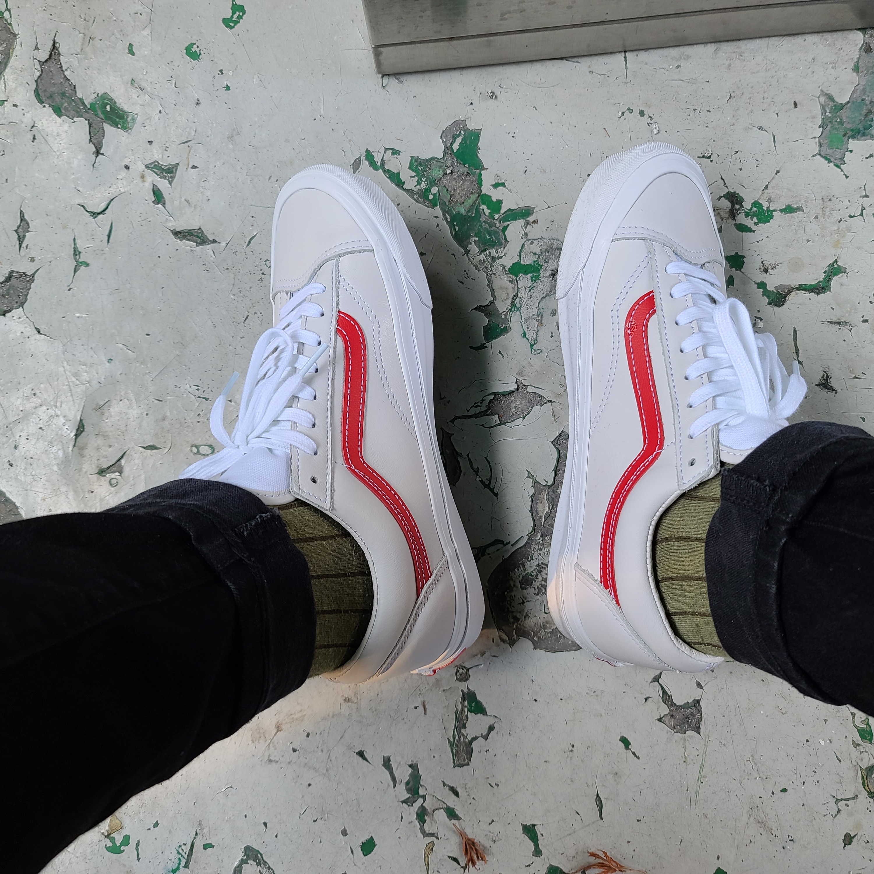 Vans Vault OG Style 36 LX Red 착용 스타일