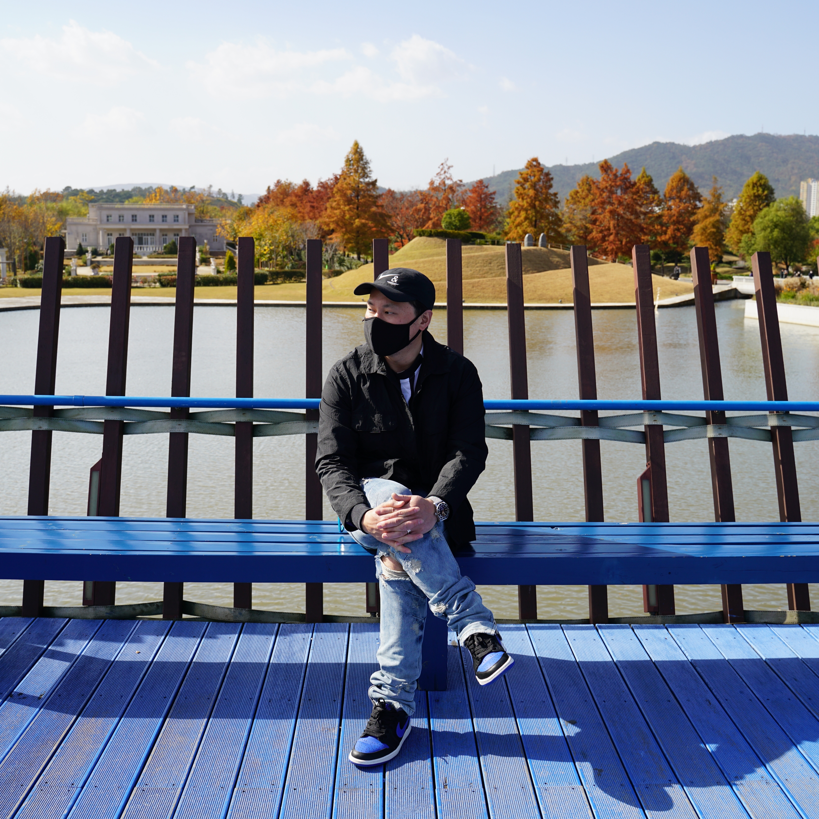 Jordan 1 Retro Low OG Royal 2015 착용 스타일 - 1