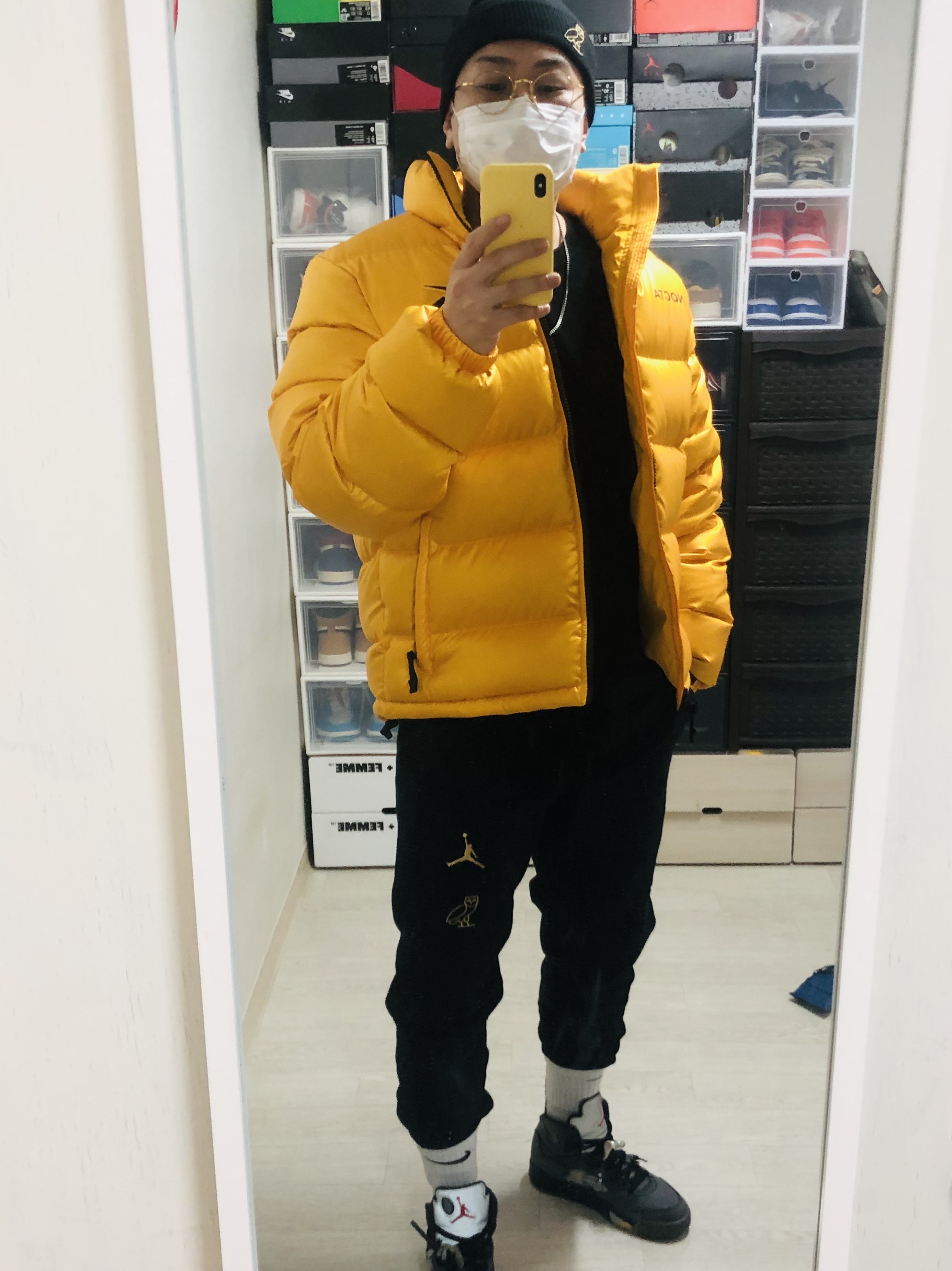 Jordan 5 x Off-White Retro SP Black Muslin, Nike x Drake Nocta Puffer Jacket University Gold - US/EU 착용 스타일