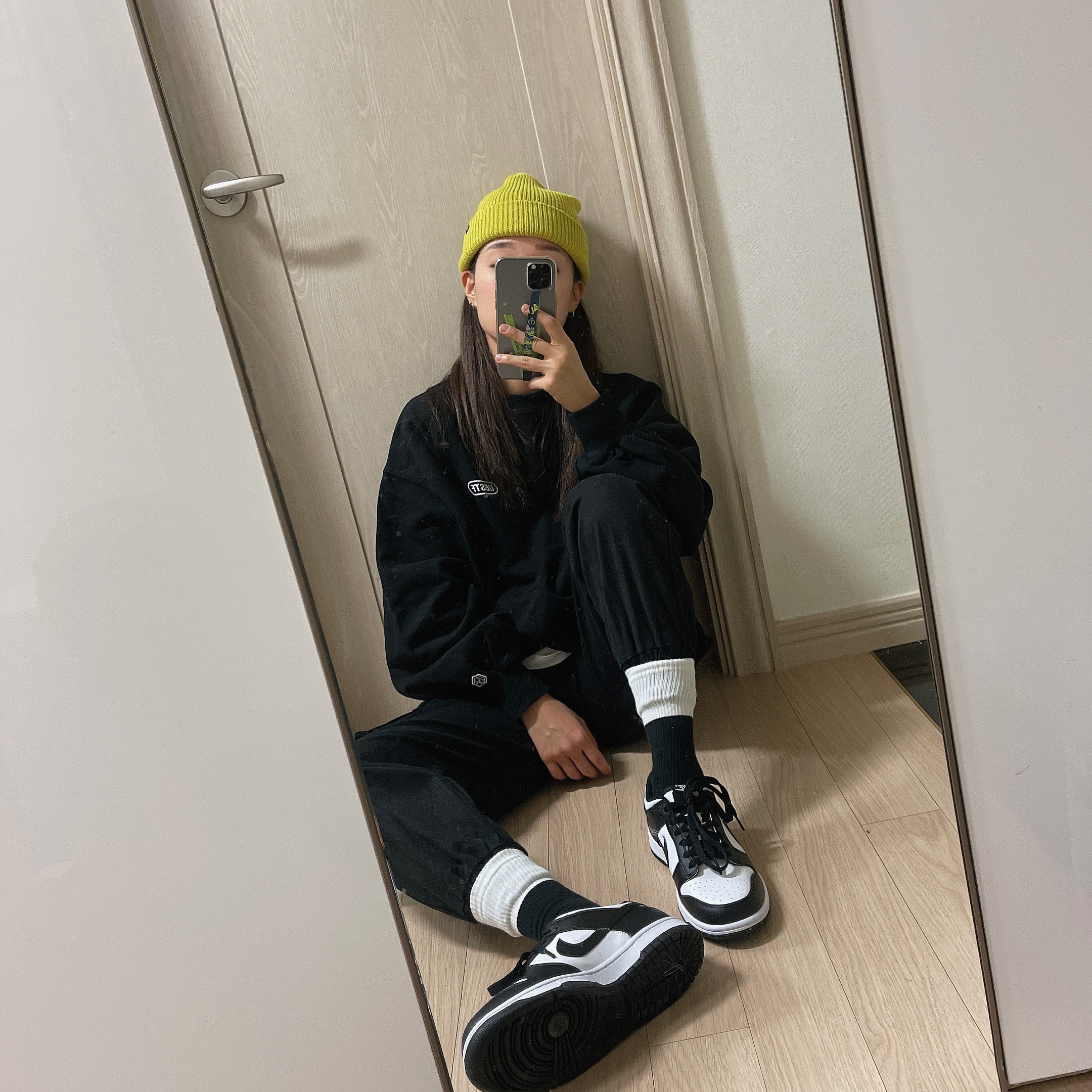 (GS) Nike Dunk Low Black 착용 스타일