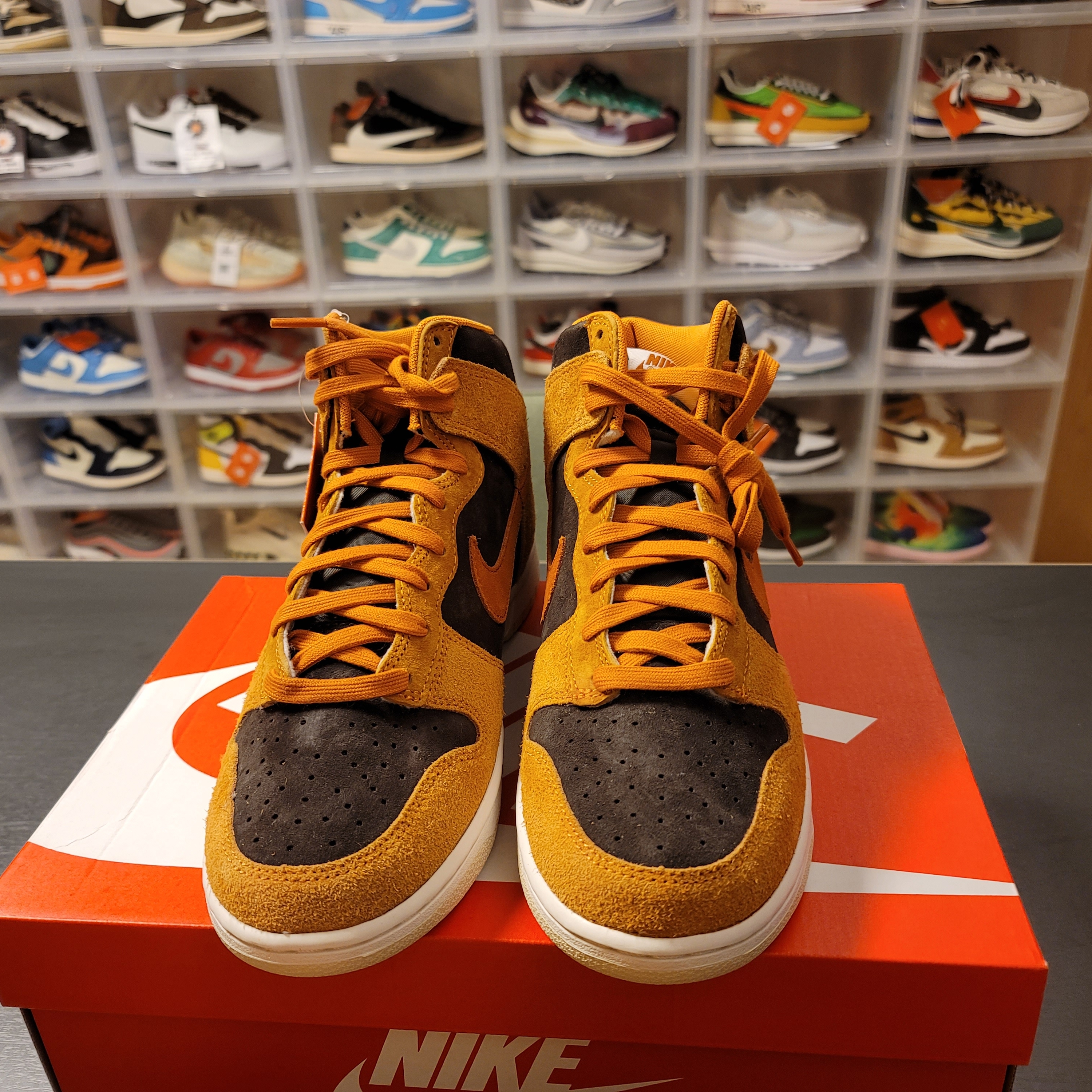 Nike Dunk High Retro PRM Dark Curry 착용 스타일 - 1