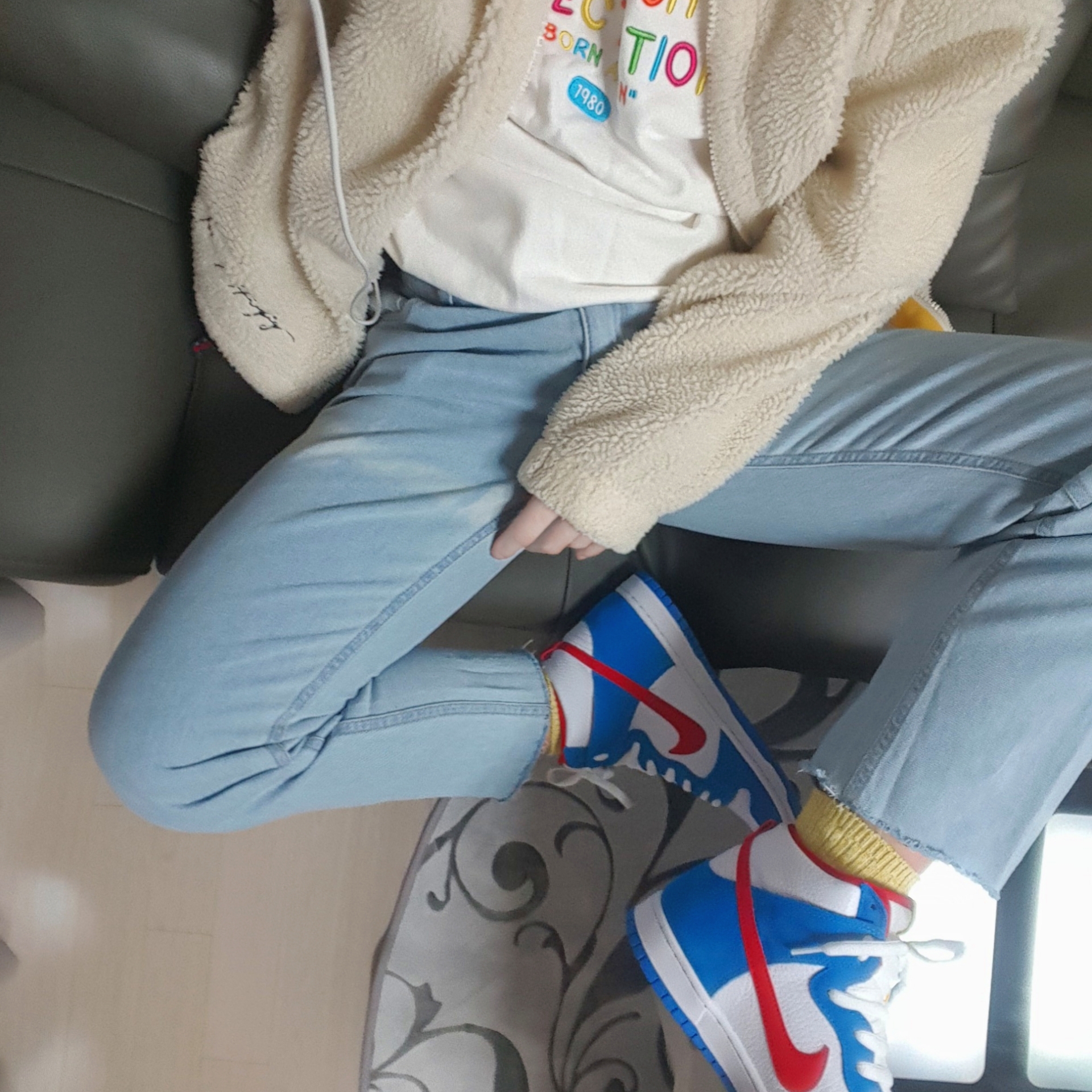 Nike SB Dunk High Pro Doraemon 착용 스타일