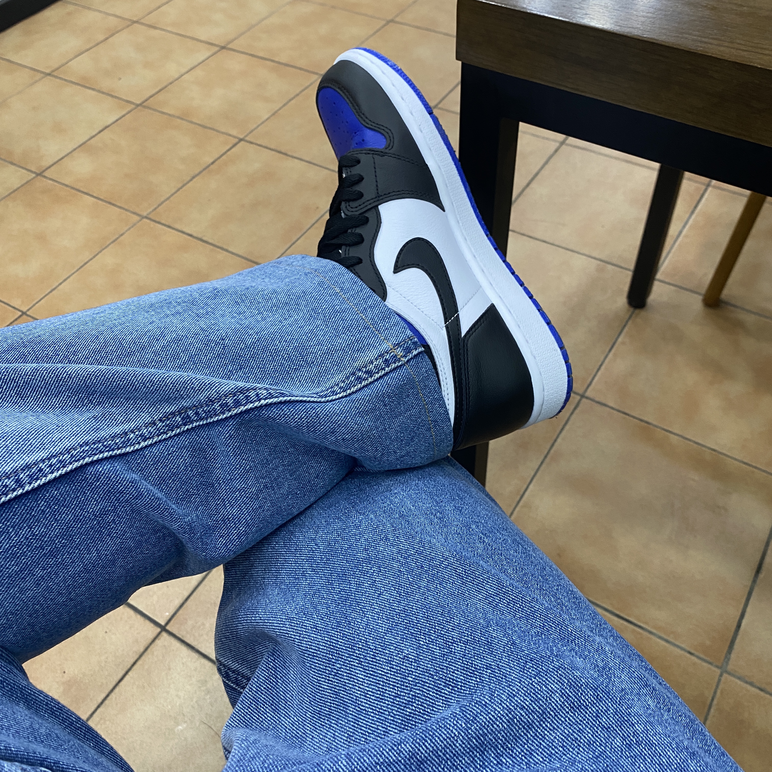 Jordan 1 Retro High OG Royal Toe 착용 스타일
