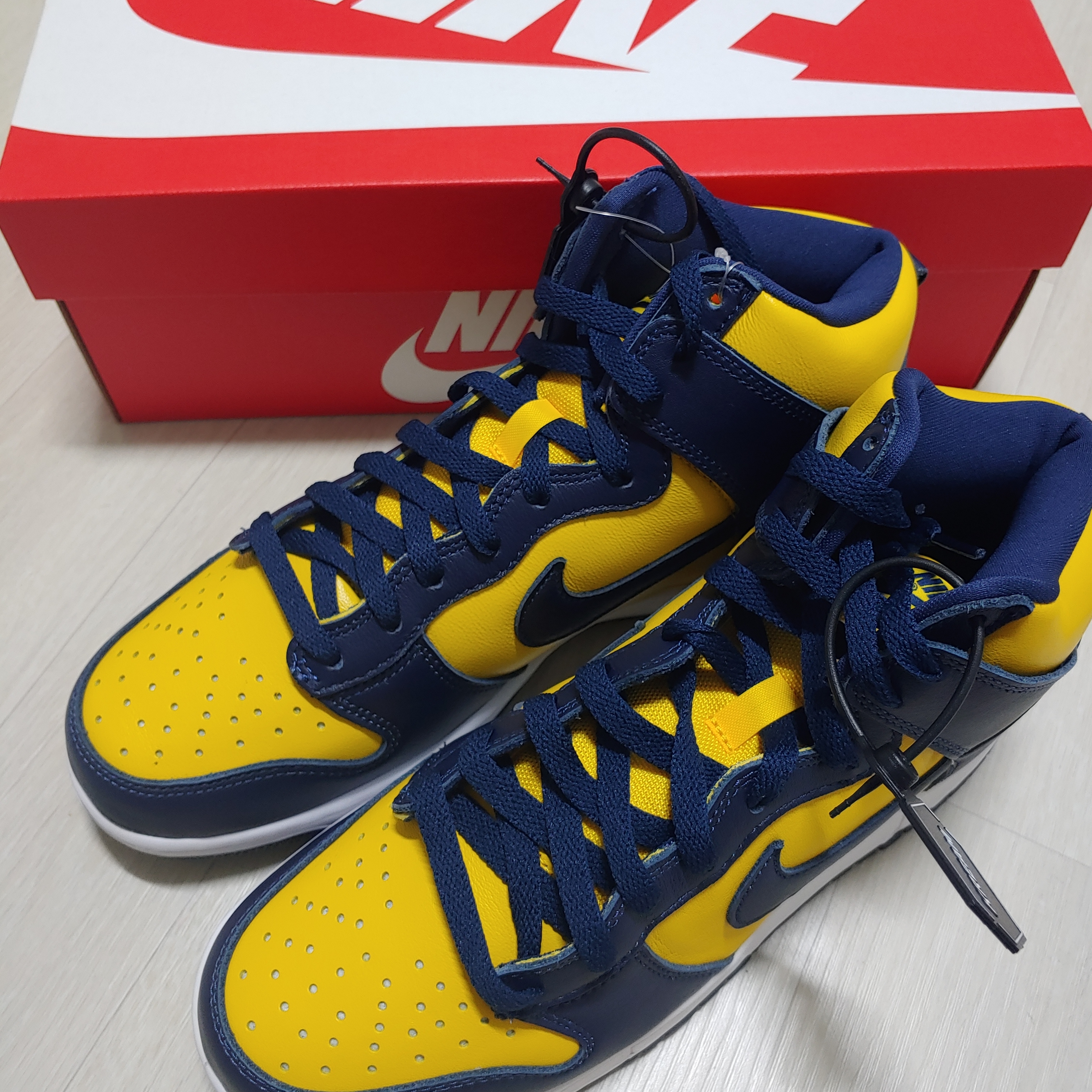 Nike Dunk High SP Spartan Green, Nike Dunk High SP Maize & Blue 착용 스타일 - 3
