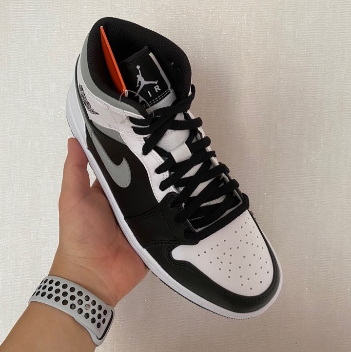 Jordan 1 Mid White Shadow 착용 스타일 - 2