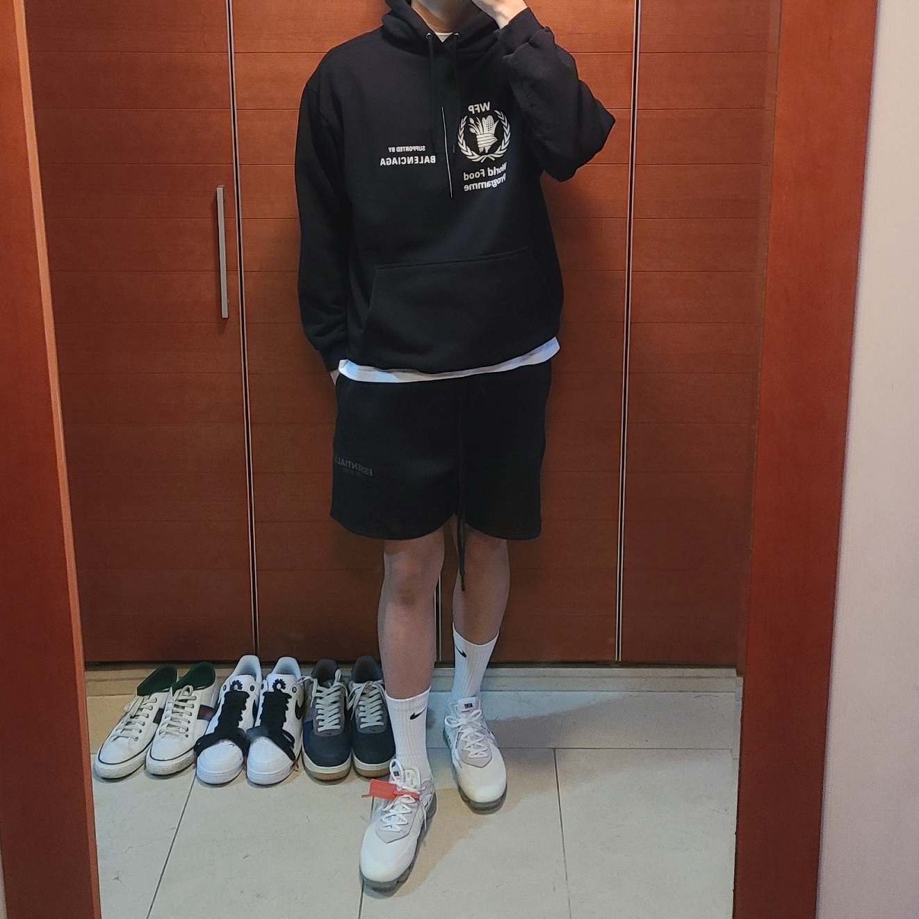 Essentials Fleece Shorts Weathered Black - 20FW, Nike x Off-White Air VaporMax V2 White 착용 스타일