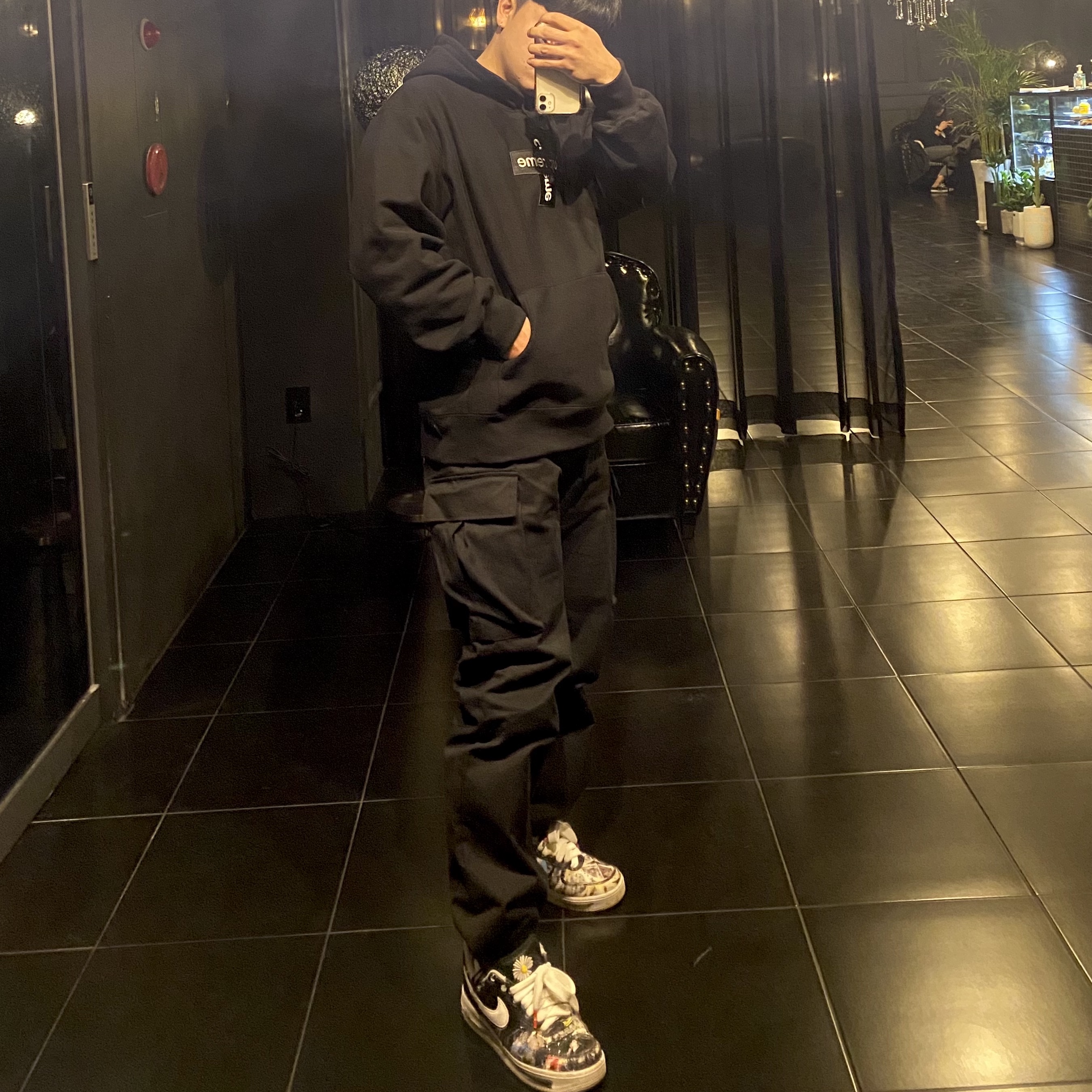 Supreme Cross Box Logo Hooded Sweatshirt Black - 20FW, Nike x Peaceminusone Air Force 1 Low Para-Noise 착용 스타일