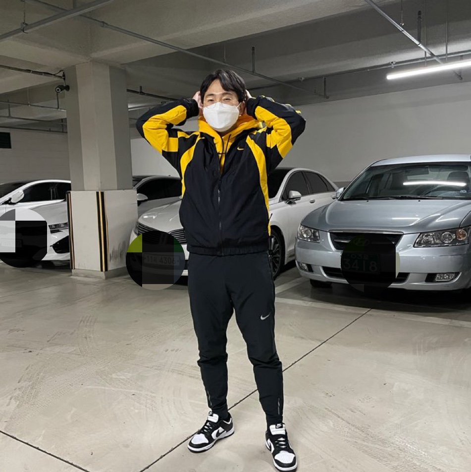 Nike x Drake Nocta Essential Track Jacket - US/EU, Nike x Drake Nocta Essential Hoodie University Gold - US/EU 착용 스타일