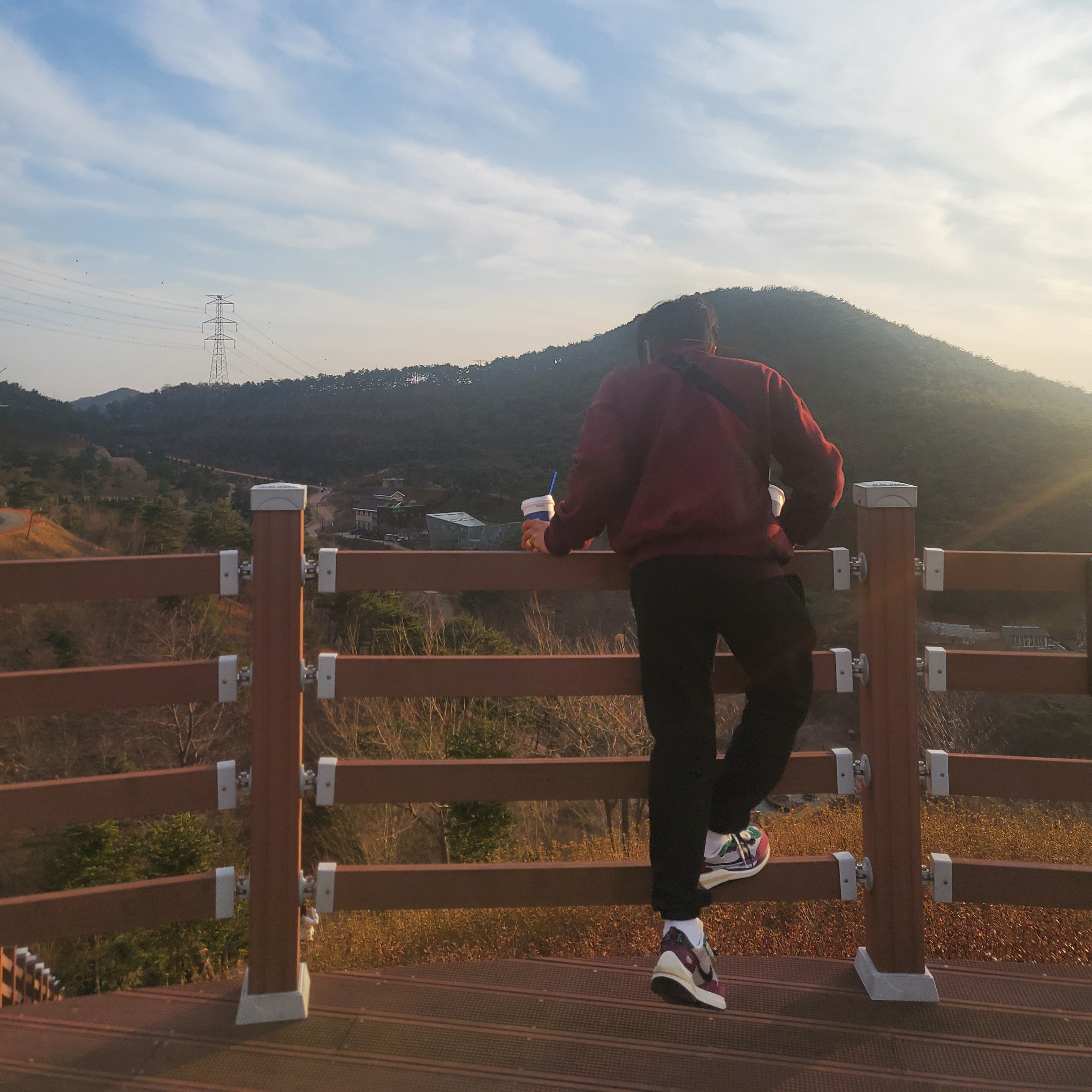 Nike x Sacai VaporWaffle String & Black Villain Red 착용 스타일