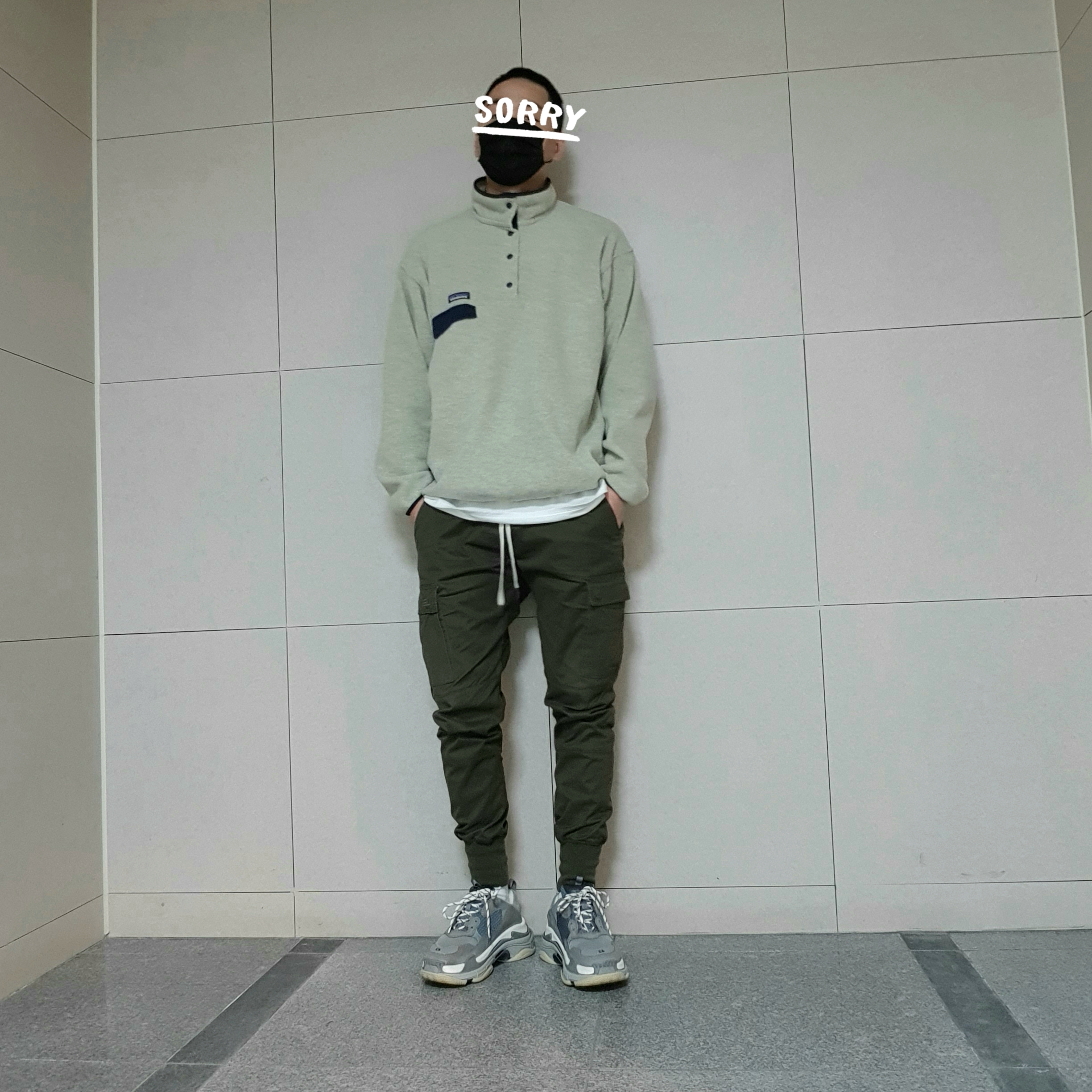 Balenciaga Triple S Grey 2018 착용 스타일
