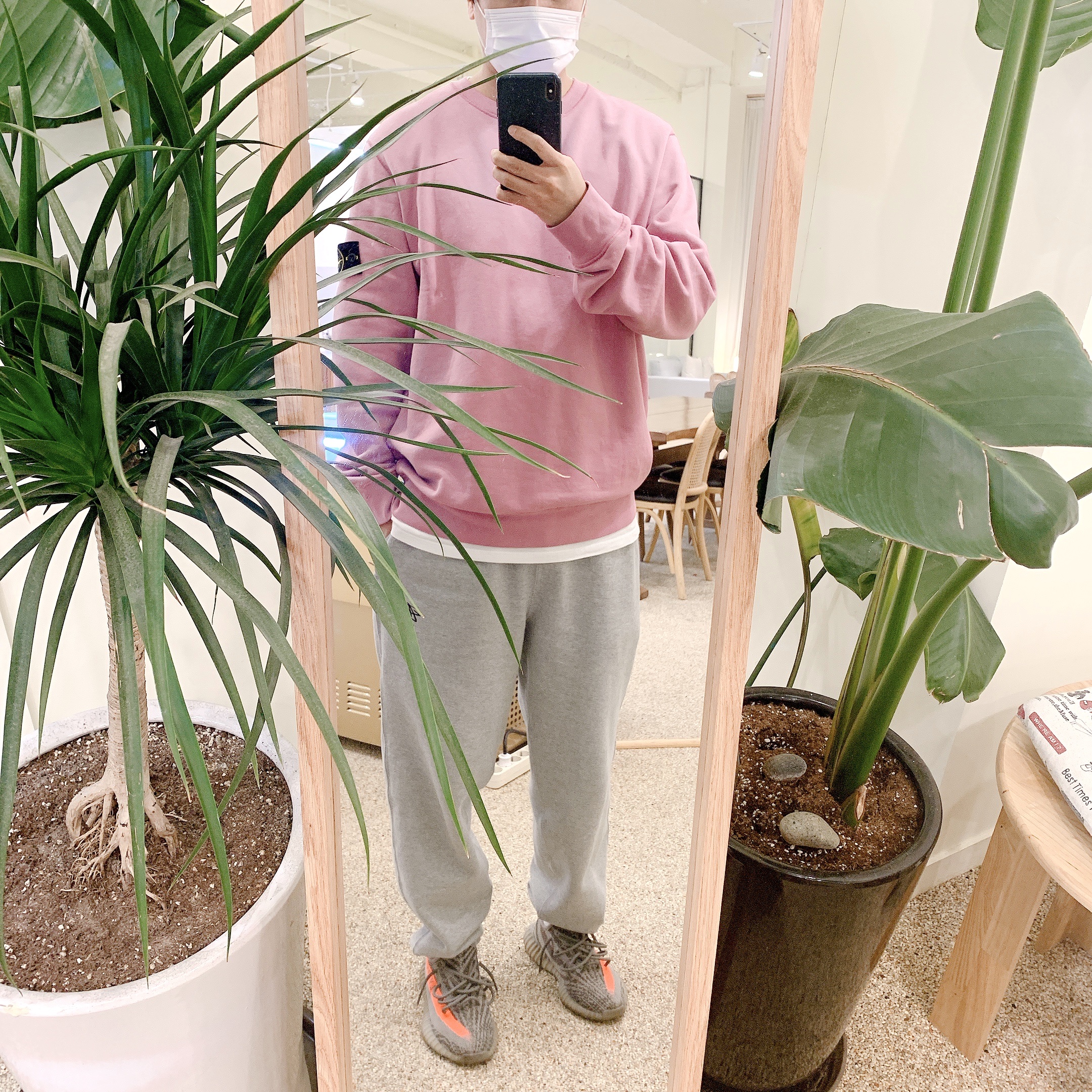 Adidas Yeezy Boost 350 V2 Beluga, Nike x Stussy NRG ZR Fleece Pants Heather Grey - US/EU 착용 스타일