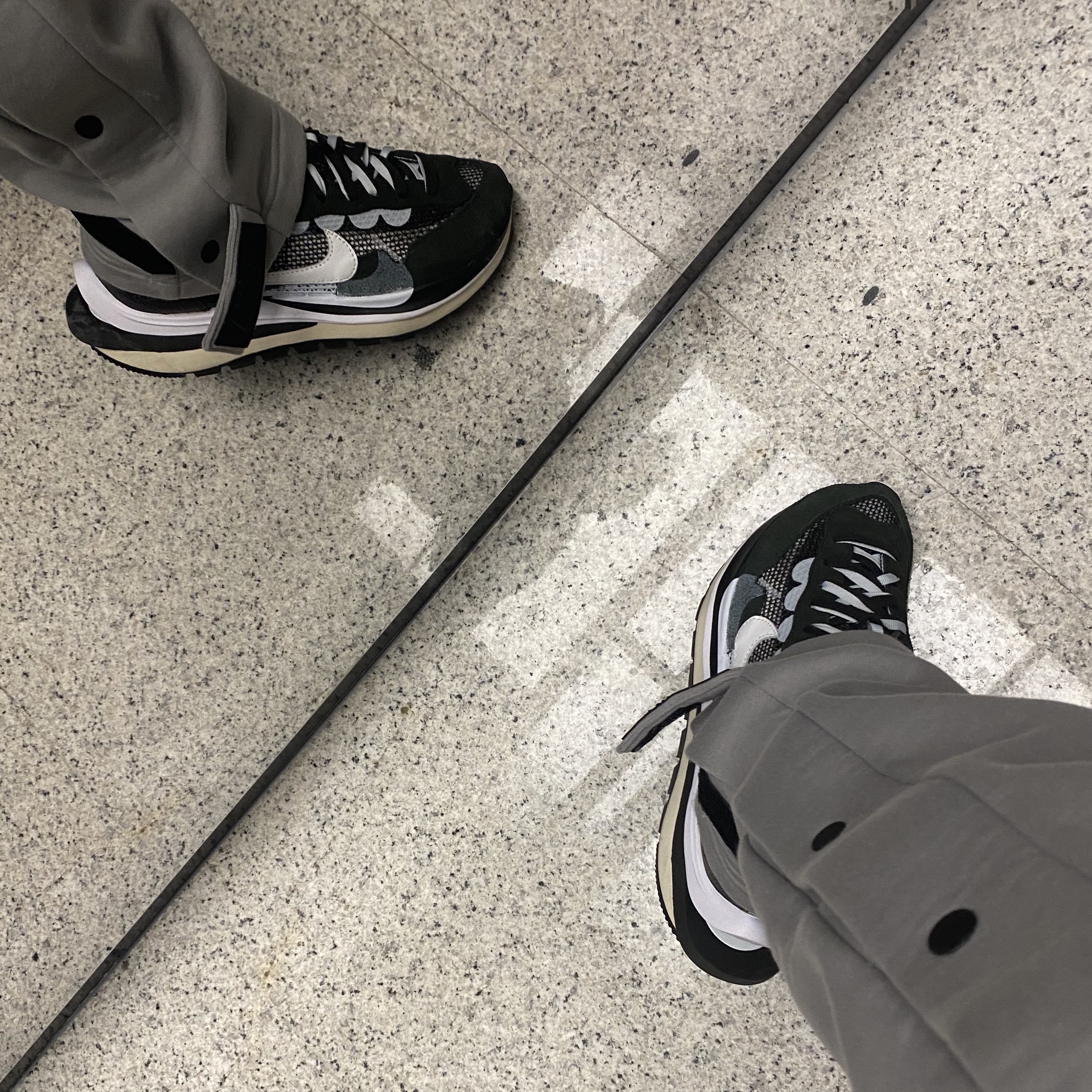 Nike x Sacai VaporWaffle Black White 착용 스타일