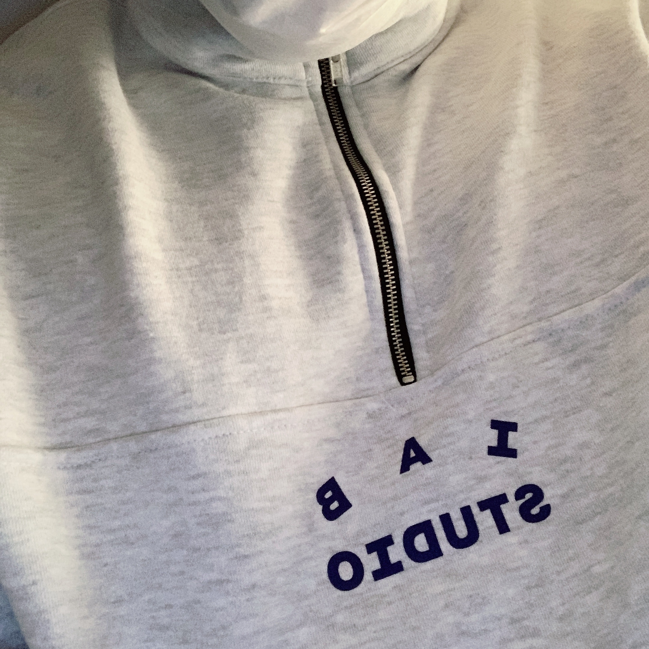 IAB Studio Half Zip Pullover Light Gray 착용 스타일 - 2