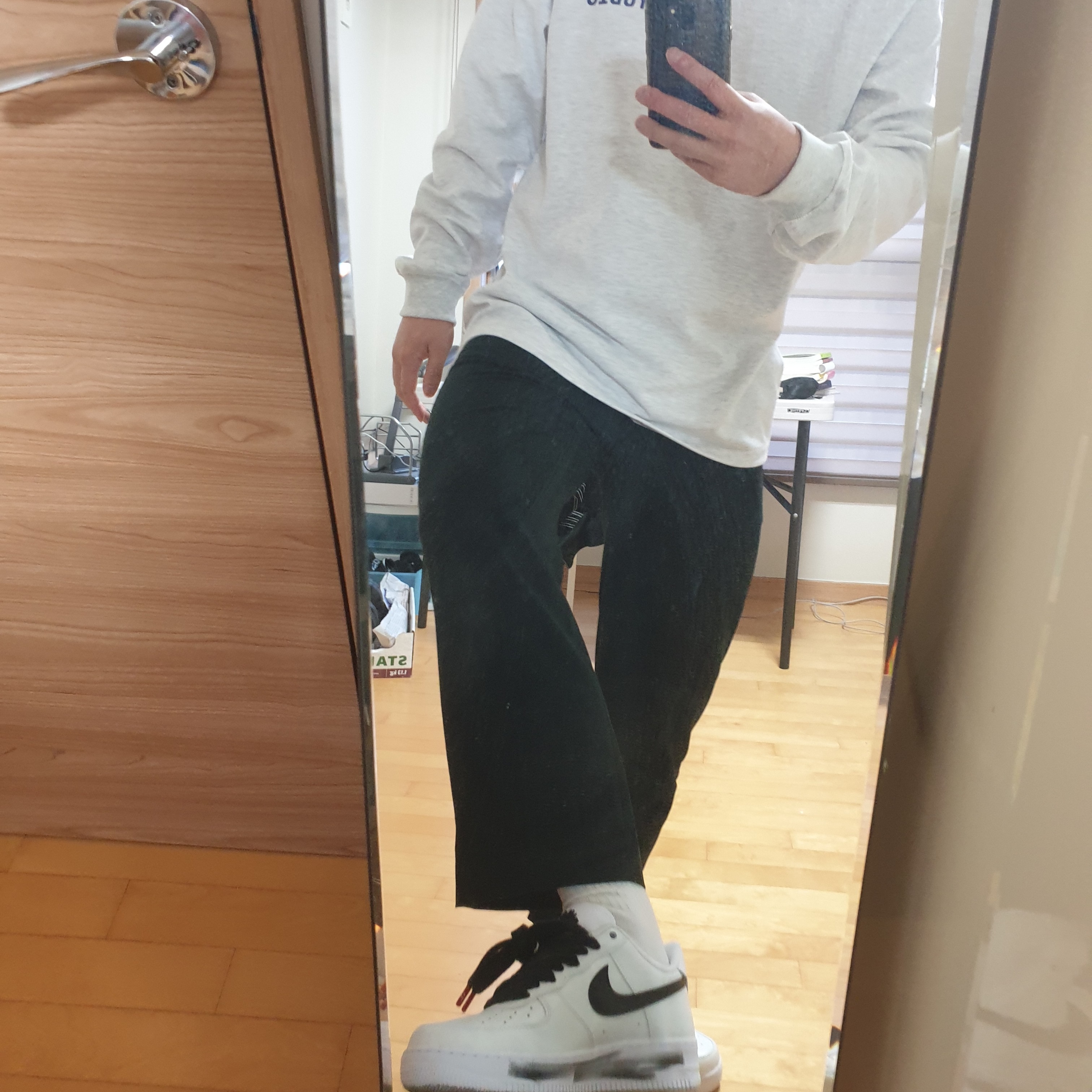 IAB Studio Long Sleeve Light Gray, Nike x Peaceminusone Air Force 1 Low Para-Noise 2.0 착용 스타일