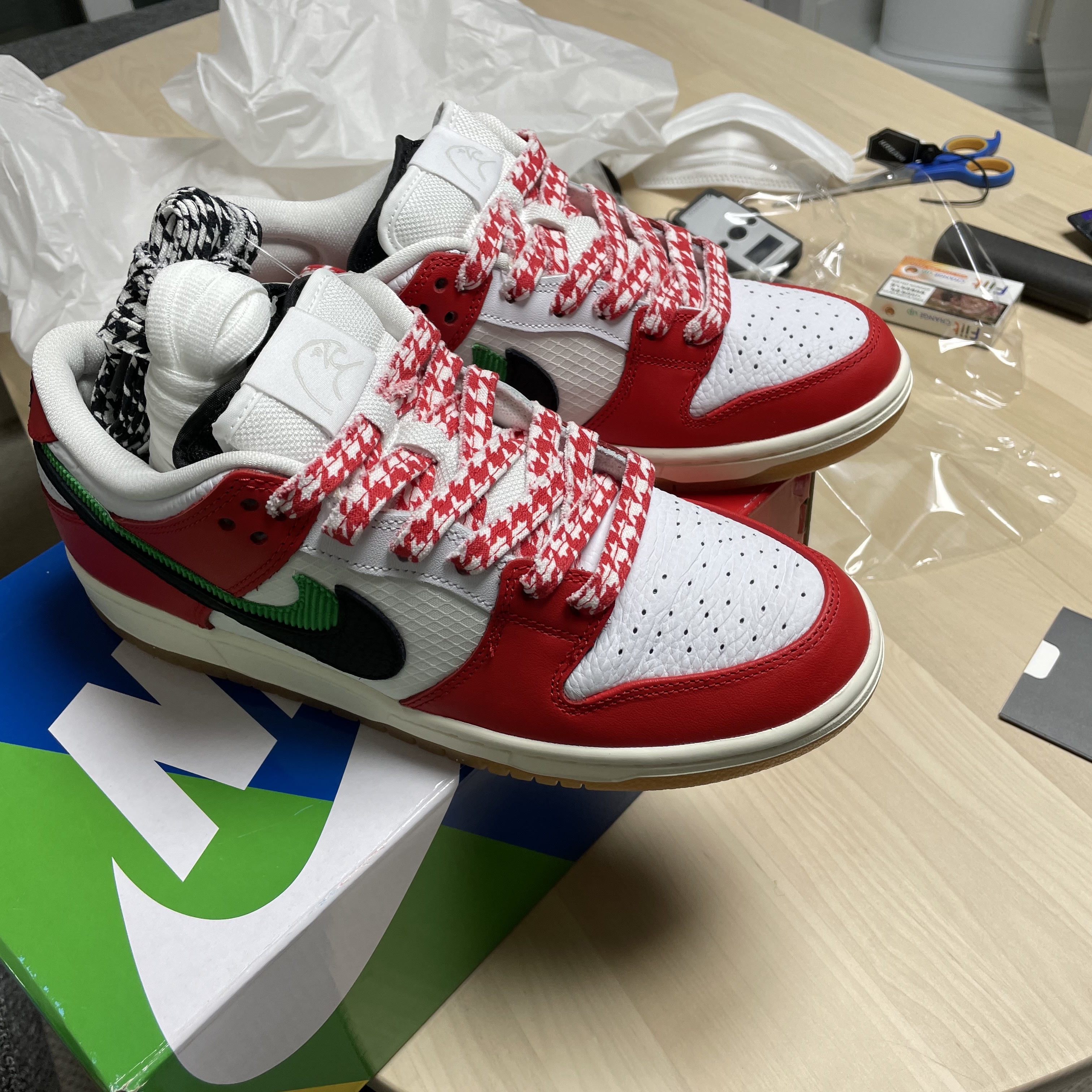 Nike x Frame Skate SB Dunk Low Pro Habibi 착용 스타일 - 3