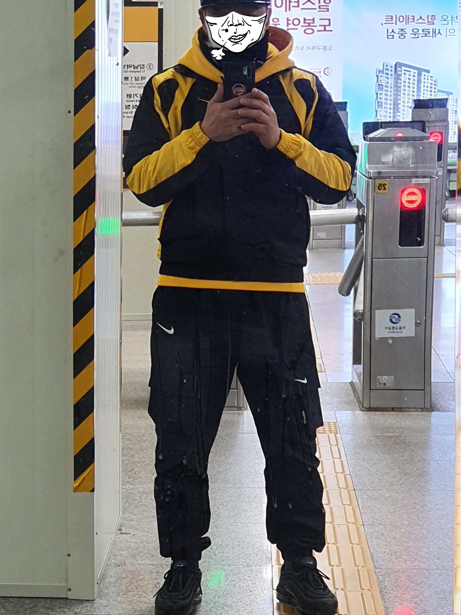 Nike x Drake Nocta Essential Track Jacket - Asia, Nike x Drake Nocta Essential Hoodie University Gold - US/EU 착용 스타일 - 1