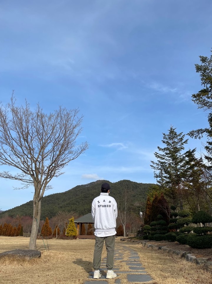 IAB Studio Half Zip Pullover Light Gray, Adidas Yeezy Boost 700 Analog 2019 착용 스타일