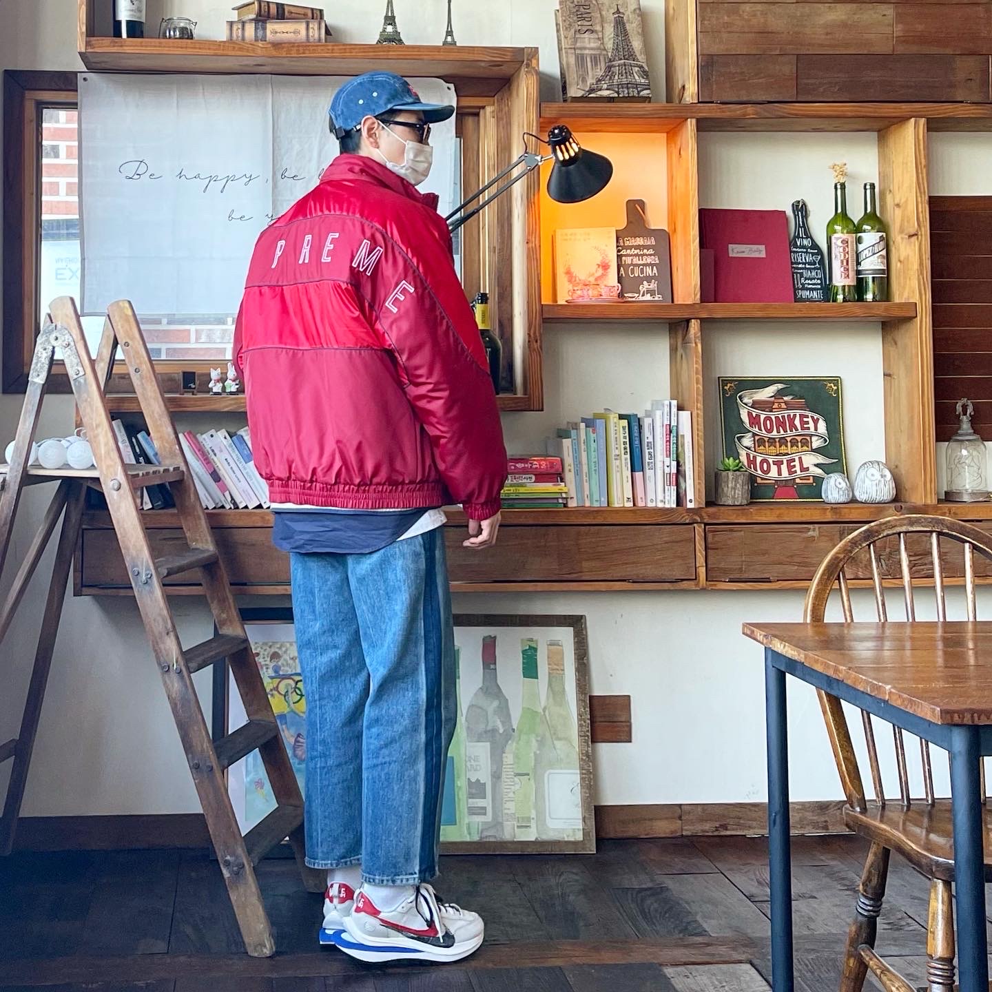 Nike x Sacai VaporWaffle Royal Fuchsia 착용 스타일 - 2