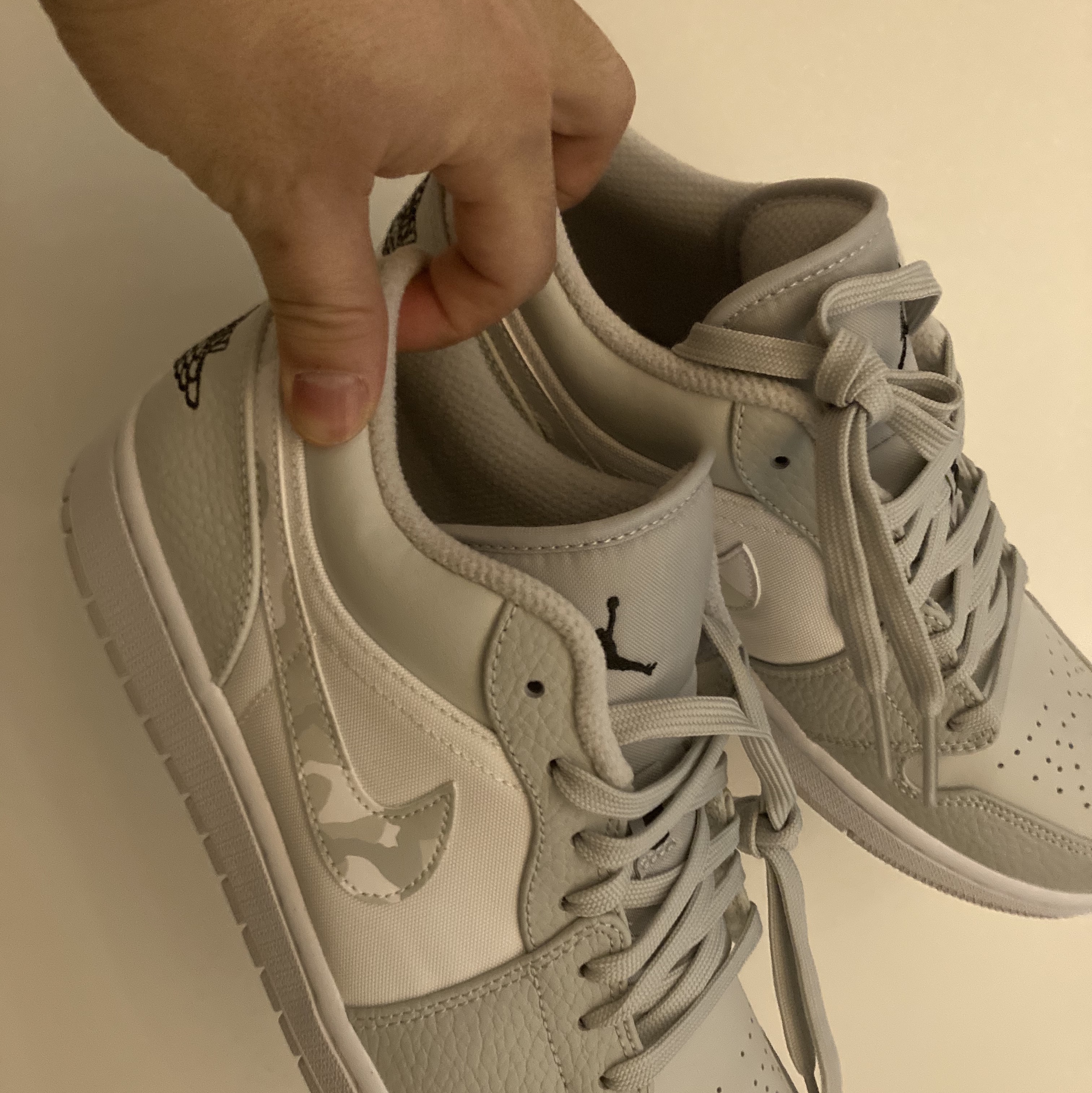 Jordan 1 Low White Camo 착용 스타일