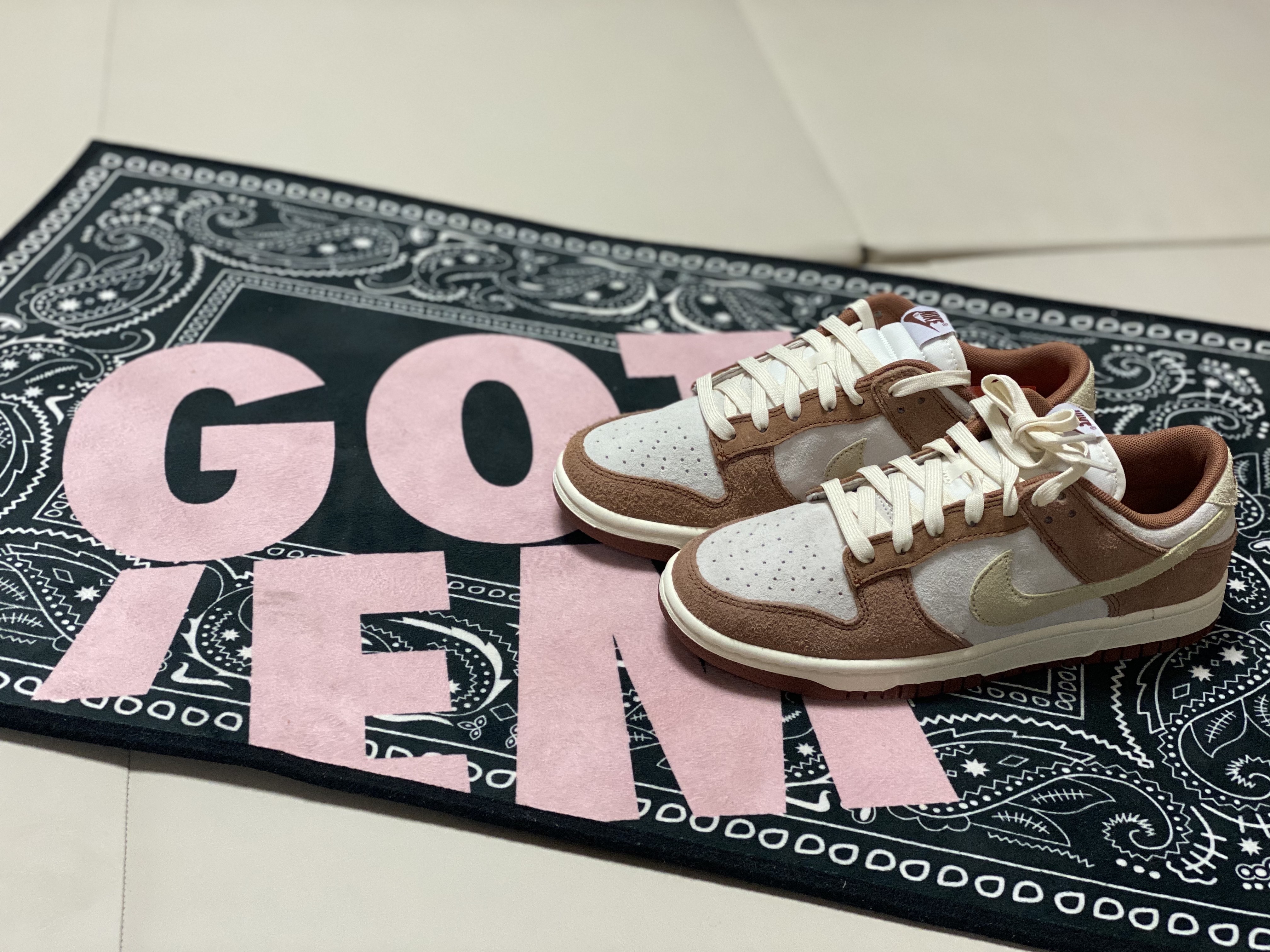 Nike Dunk Low Pro Premium Medium Curry 착용 스타일