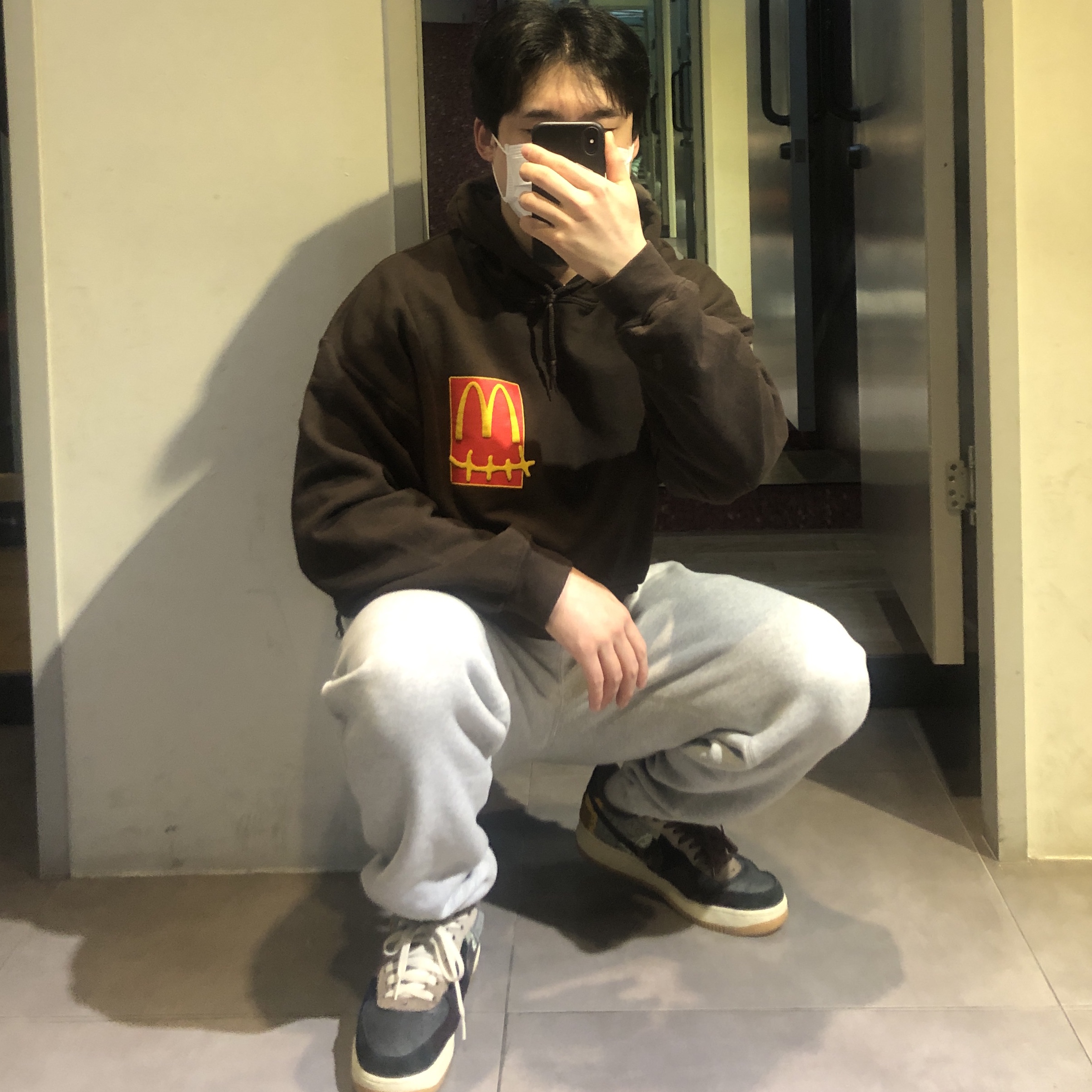 Nike x Travis Scott Air Force 1 Low Cactus Jack 착용 스타일