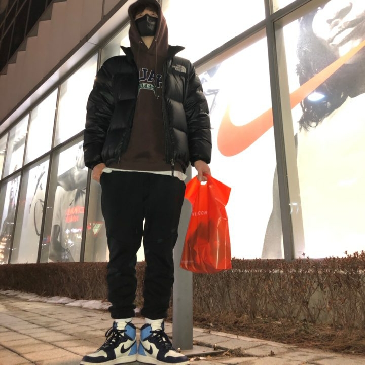 Jordan 1 Retro High Obsidian UNC 착용 스타일