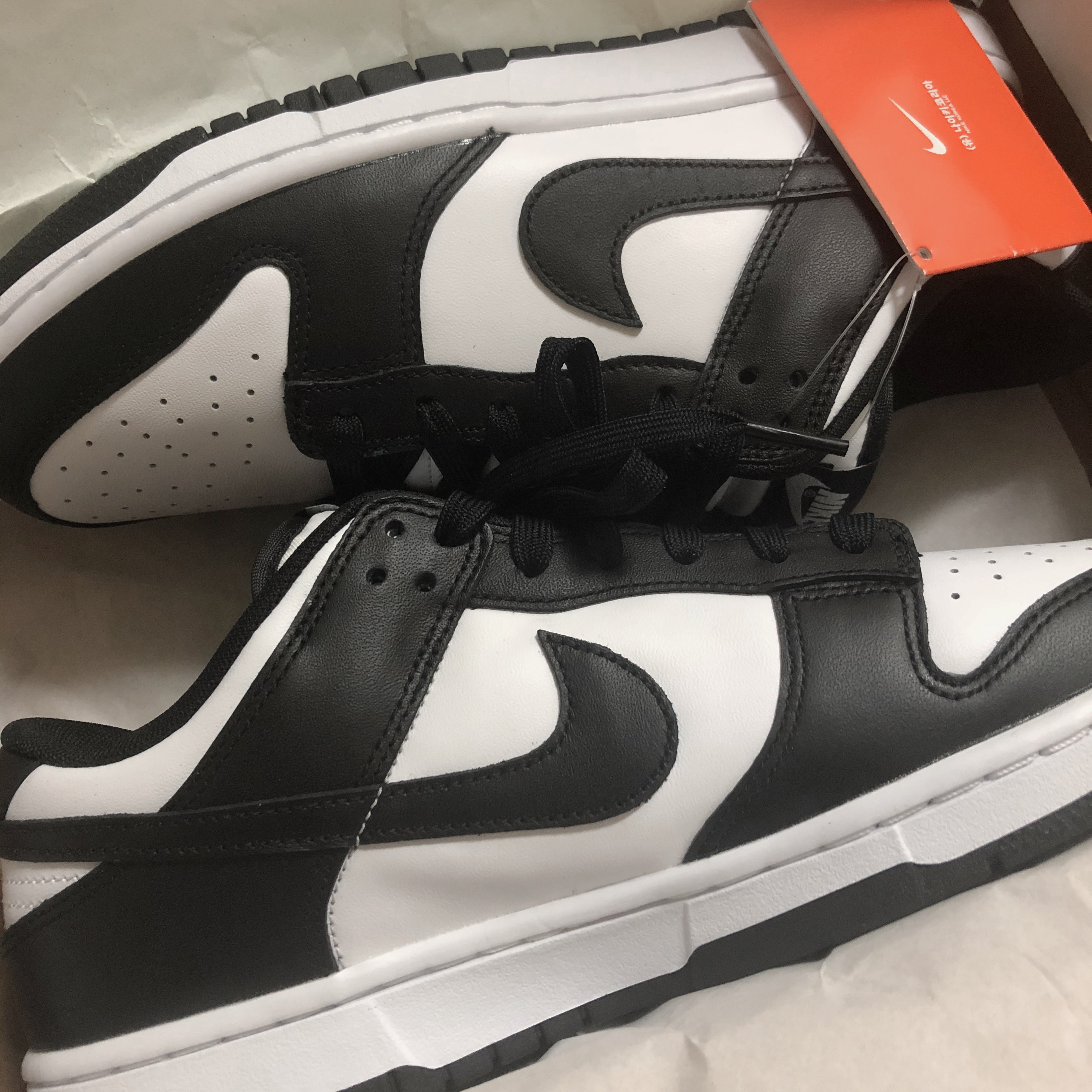 Nike Dunk Low Retro Black 착용 스타일