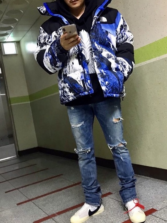Supreme x The North Face Mountain Parka Blue White - 17FW, Nike x Off-White Blazer Mid White OG The Ten 착용 스타일
