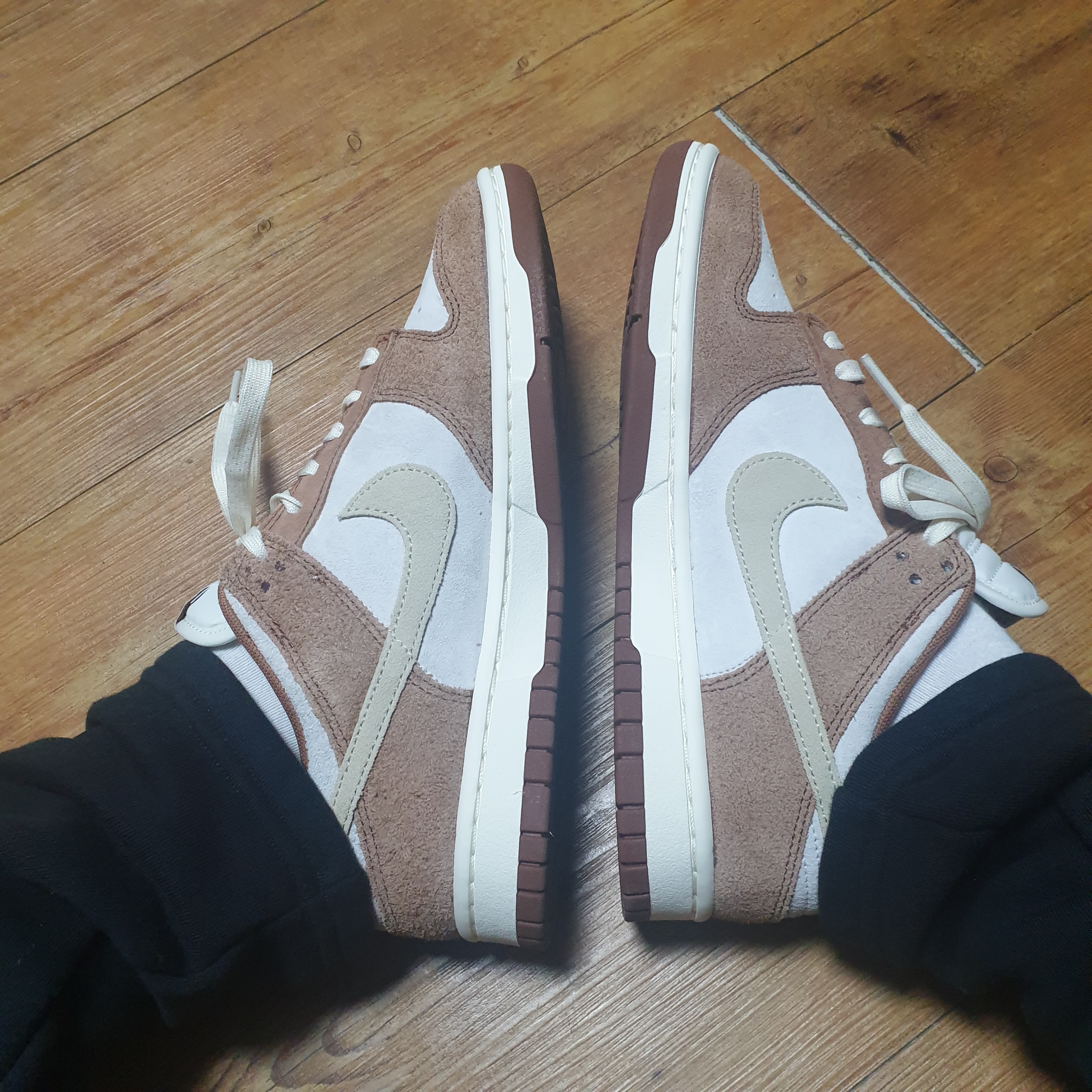 Nike Dunk Low Pro Premium Medium Curry 착용 스타일 - 2