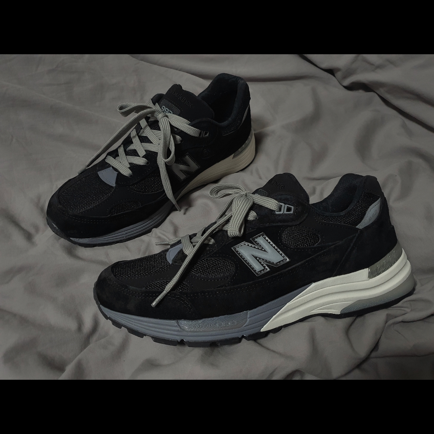 New Balance 992 Made in USA Black 착용 스타일