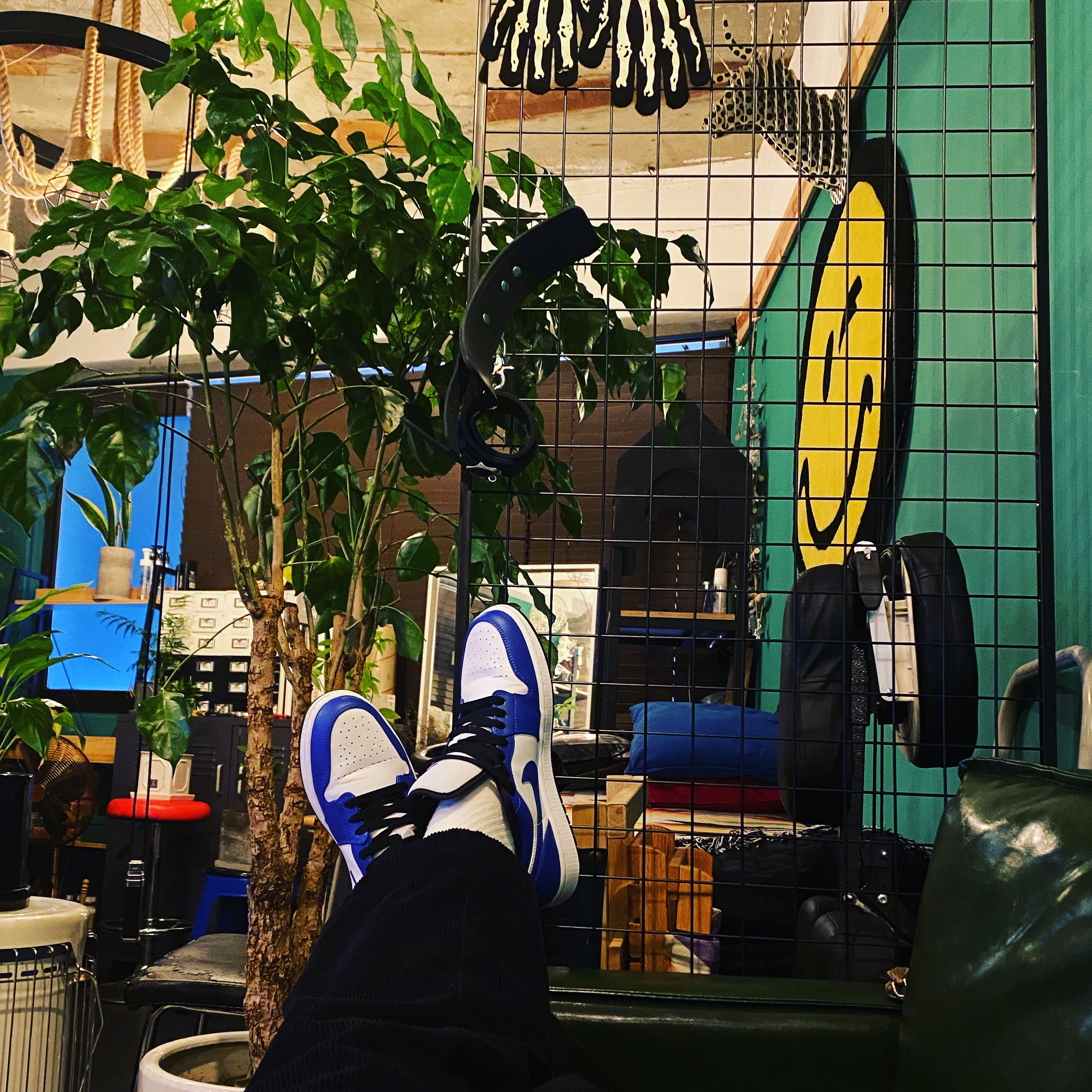 Jordan 1 Low Hyper Royal 착용 스타일