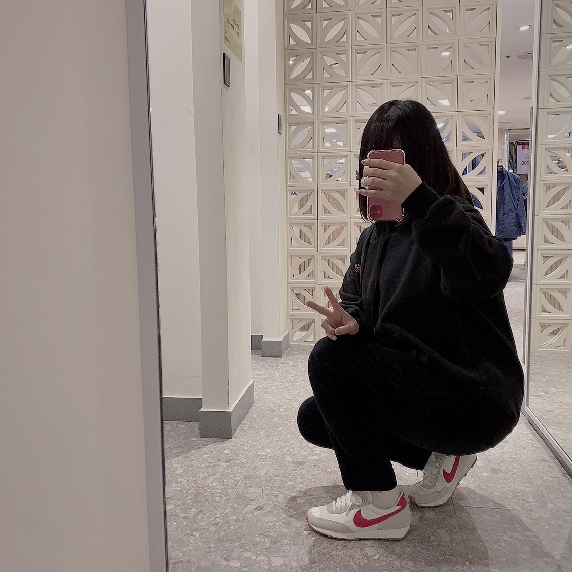 (W) Nike Daybreak Summit White University Red 착용 스타일