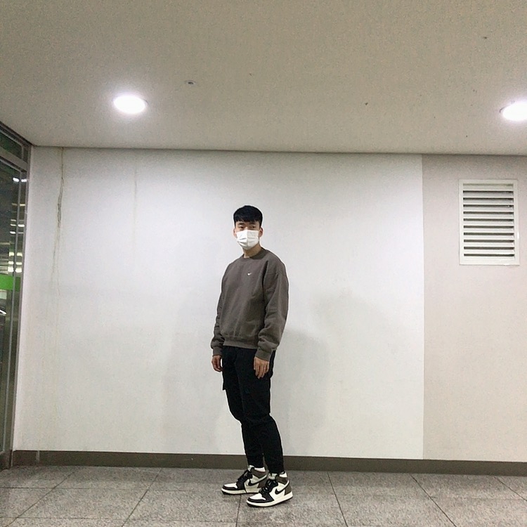 Jordan 1 Retro High OG Black Mocha 착용 스타일