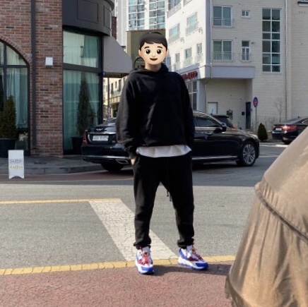 Essentials 3D Silicon Applique Pullover Hoodie Dark Slate/Black 2020, Essentials Sweatpants Dark Slate/Black 2020 착용 스타일
