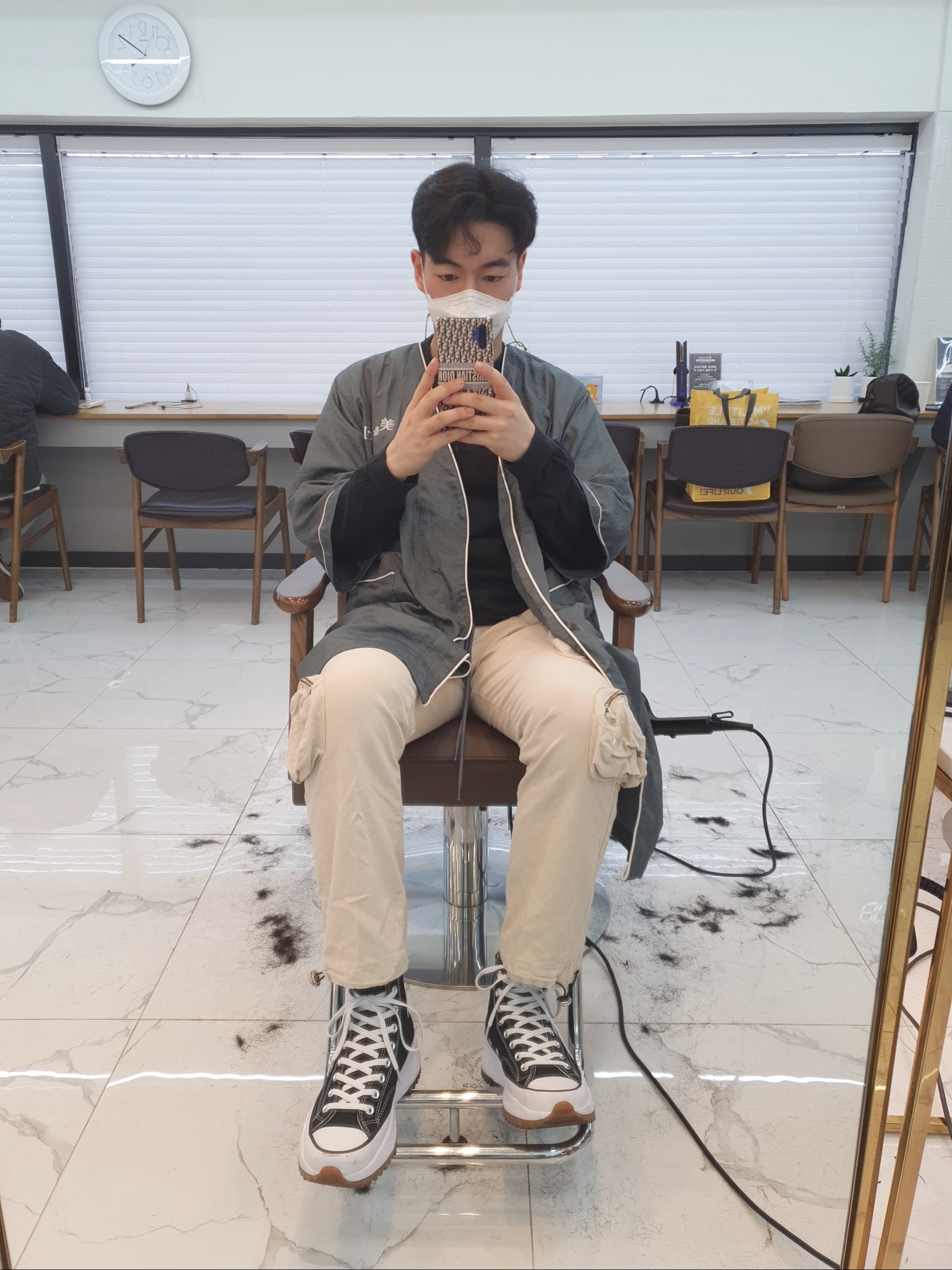 Converse Run Star Hike Hi Black White Gum 착용 스타일
