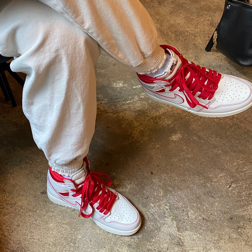 Jordan 1 Retro High Phantom Gym Red 착용 스타일
