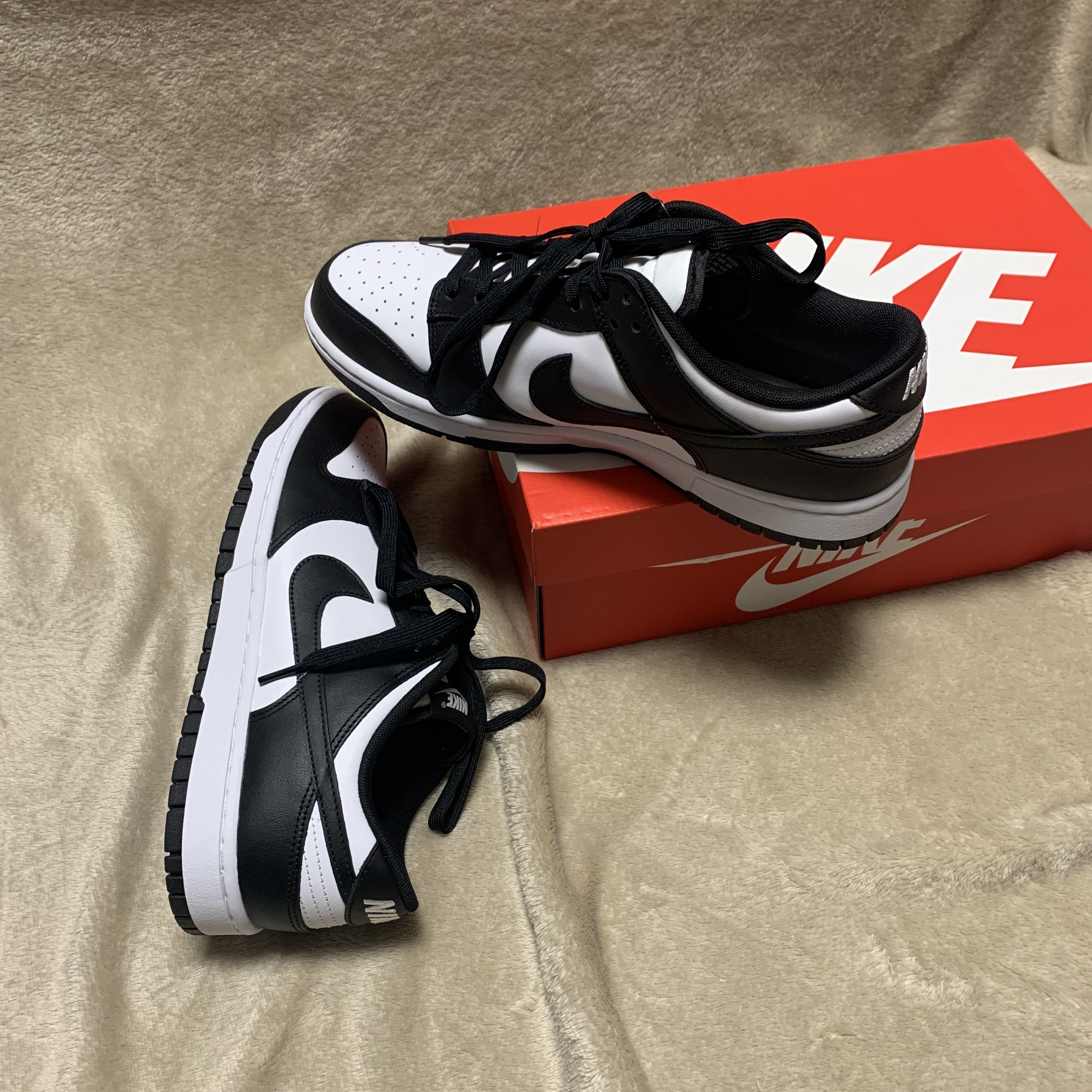 Nike Dunk Low Retro Black 착용 스타일 - 1