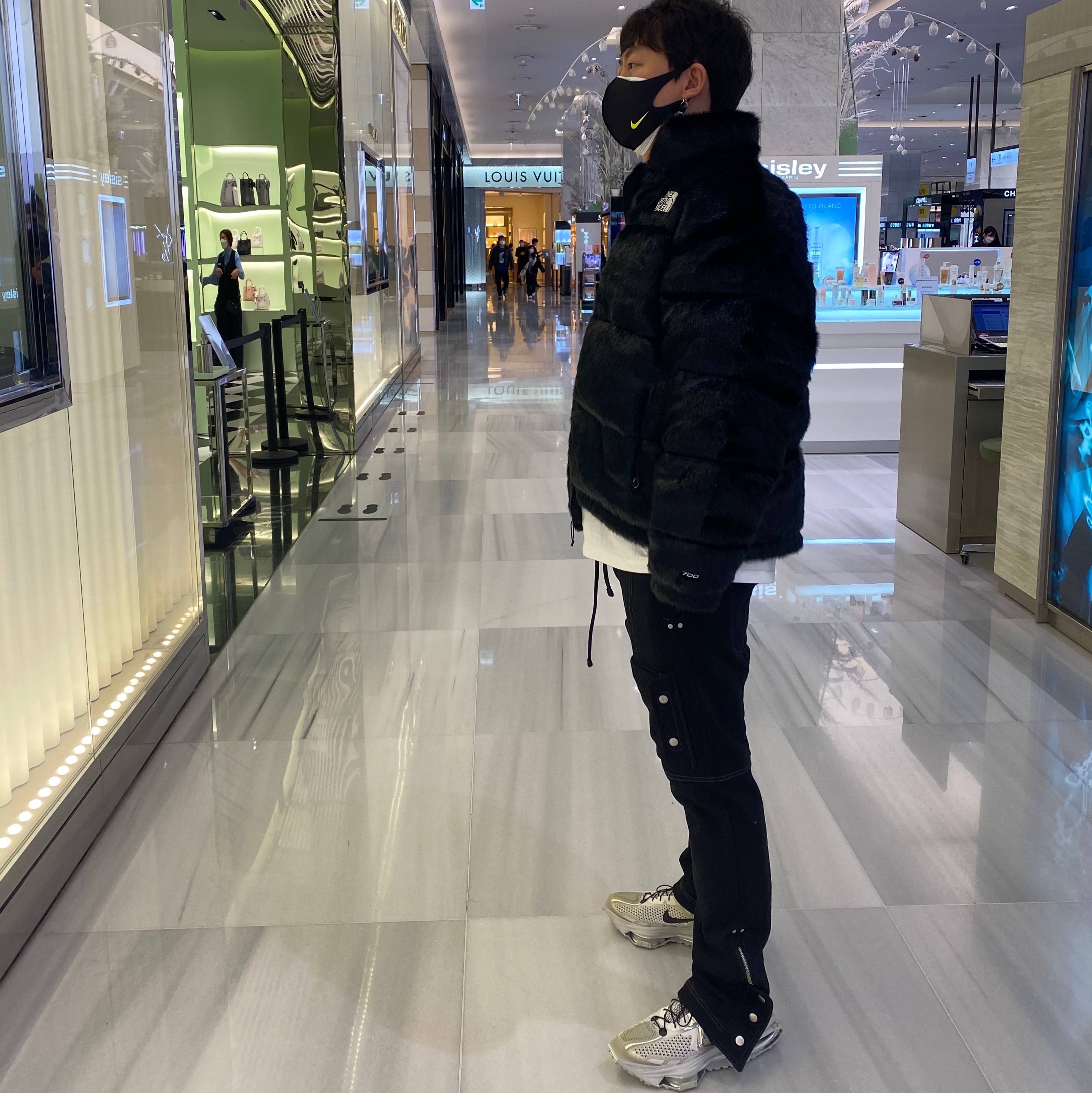 Supreme x The North Face Faux Fur Nuptse Jacket Black - 20FW, Nike x Matthew M Williams Zoom 004 Stone 착용 스타일 - 2