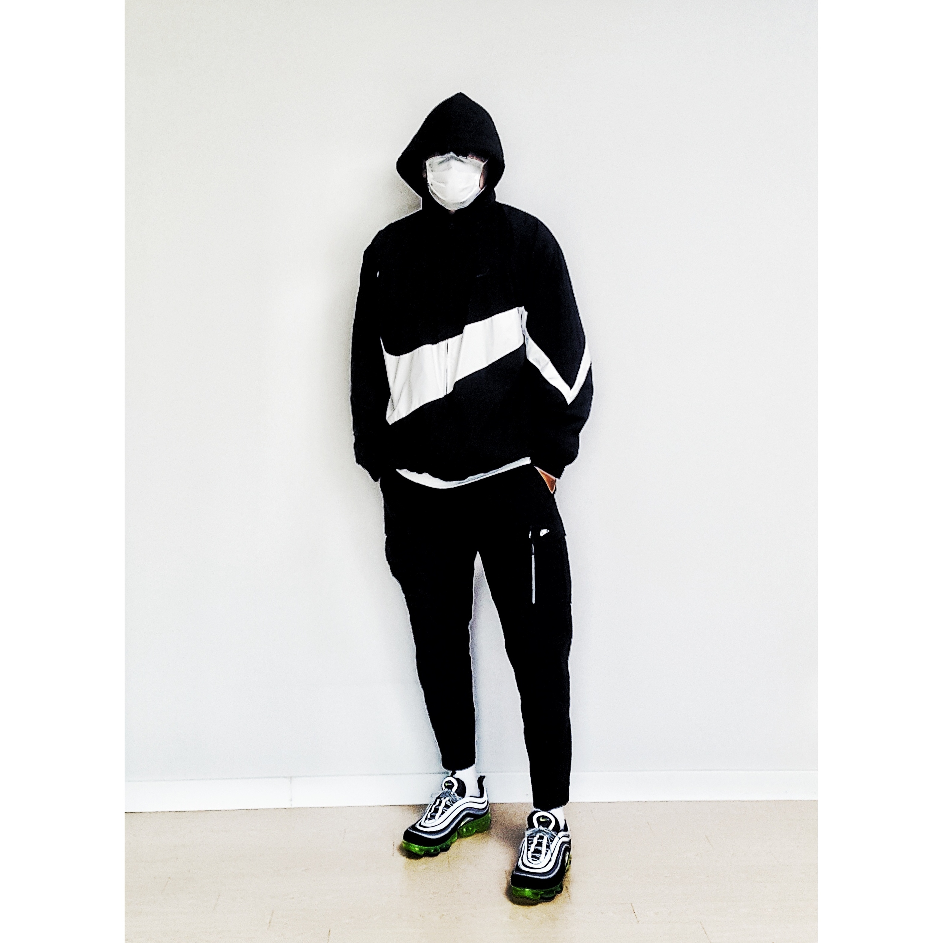 Nike Air VaporMax 97 Black Volt 착용 스타일