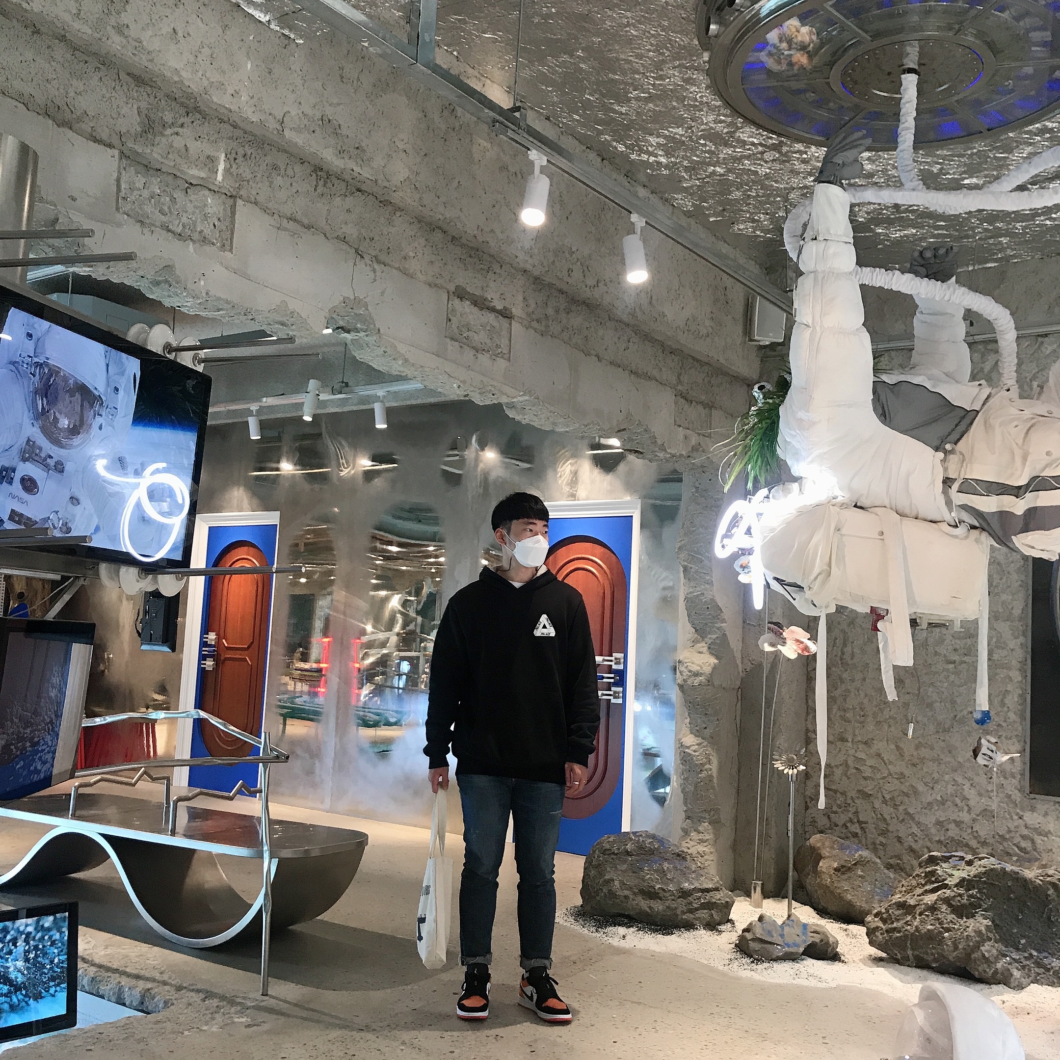 Jordan 1 Low Shattered Backboard 착용 스타일