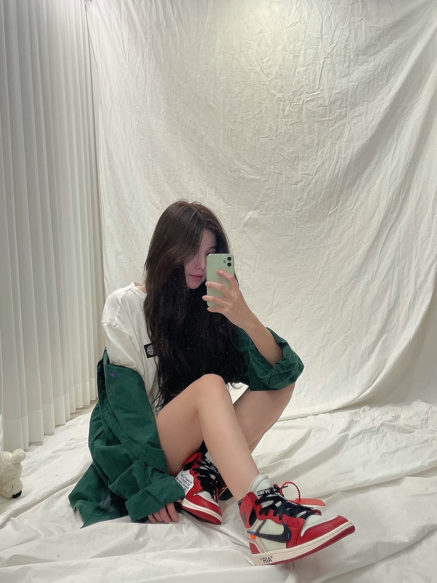 Jordan 1 x Off-White Retro High Chicago The Ten 착용 스타일 - 3