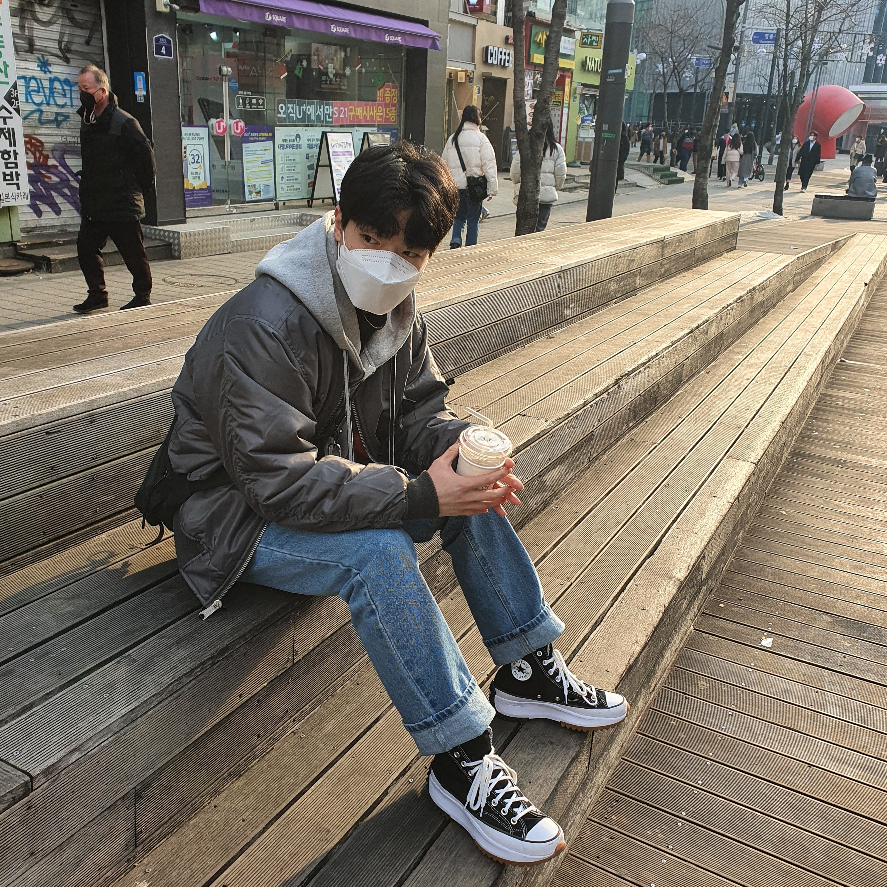 Converse Run Star Hike Hi Black White Gum 착용 스타일 - 1