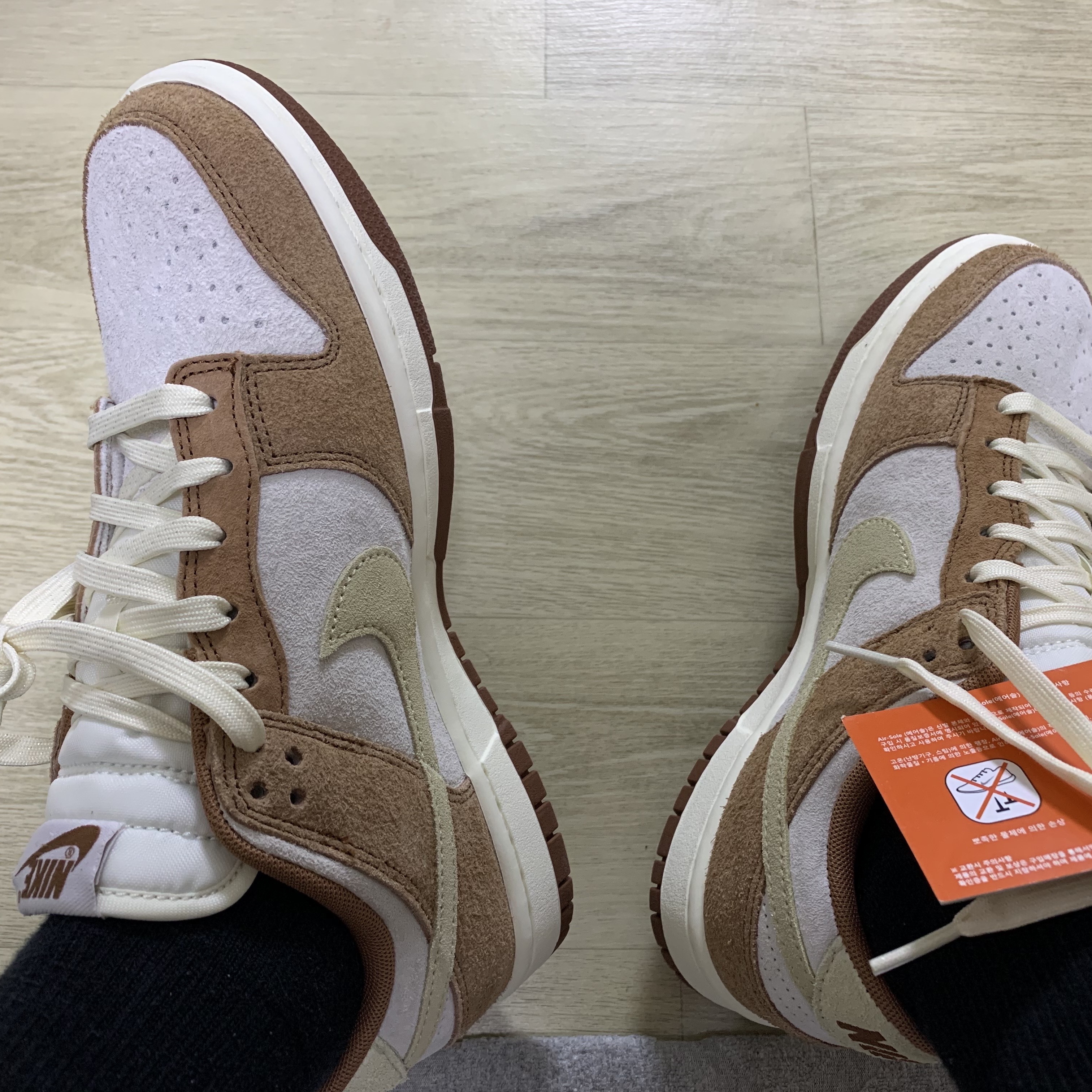 Nike Dunk Low Pro Premium Medium Curry 착용 스타일