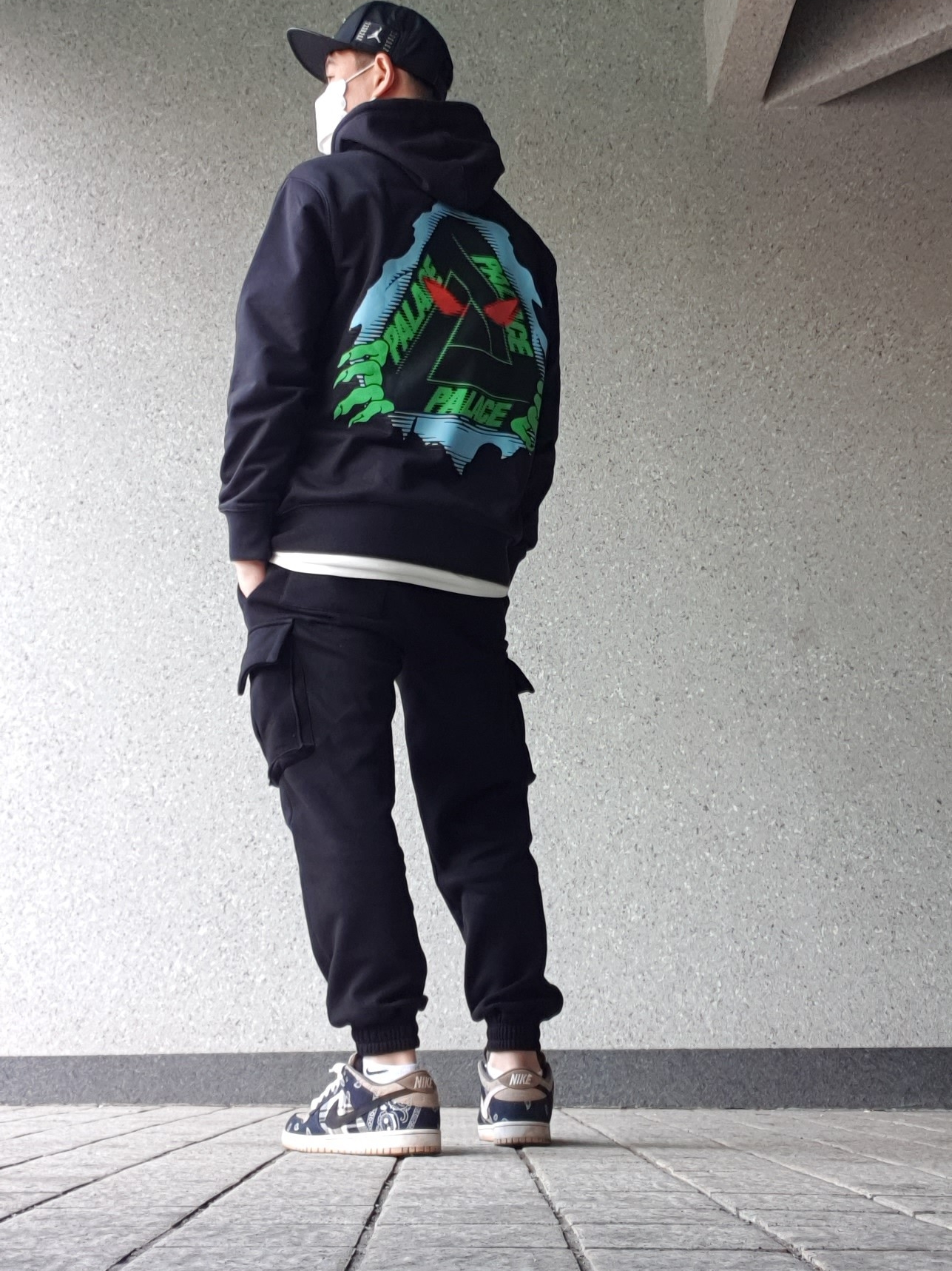 Nike x Travis Scott SB Dunk Low, Palace Tri-Ripper Hood Black - 20FW 착용 스타일