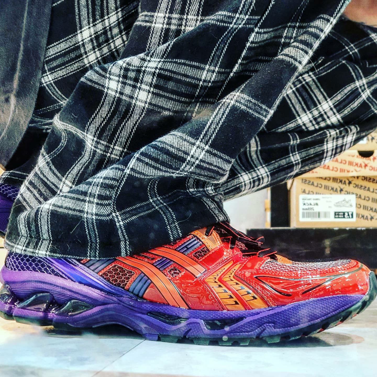 Asics UB1-S Gel-Kayano 14 Classic Red 착용 스타일
