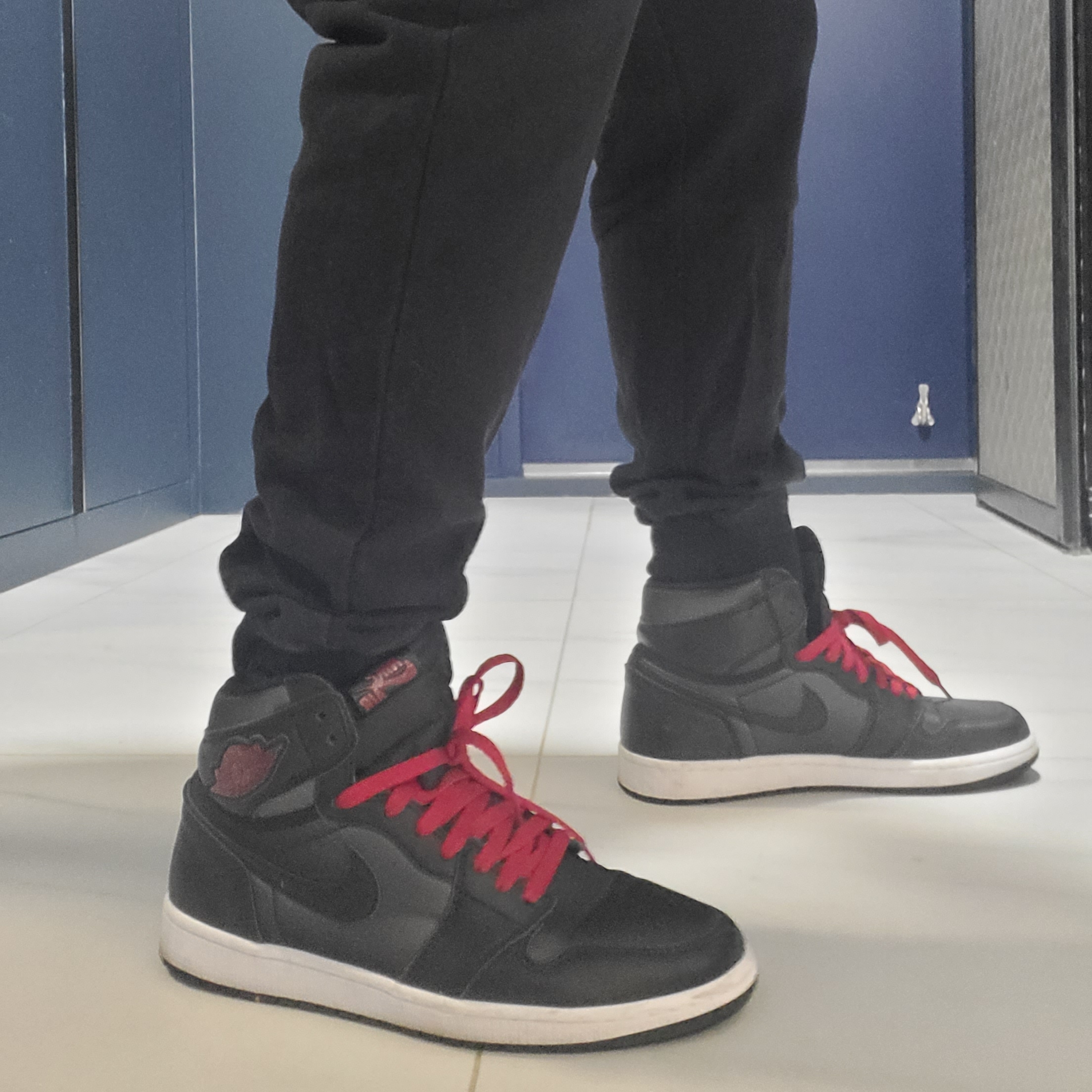 Jordan 1 Retro High OG Black Gym Red Black 착용 스타일