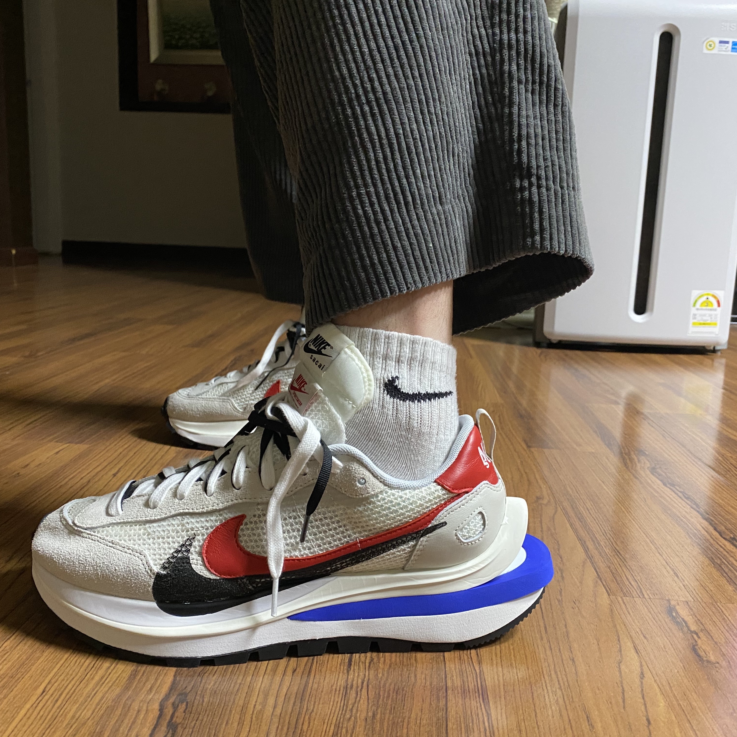 Nike x Sacai VaporWaffle Royal Fuchsia 착용 스타일