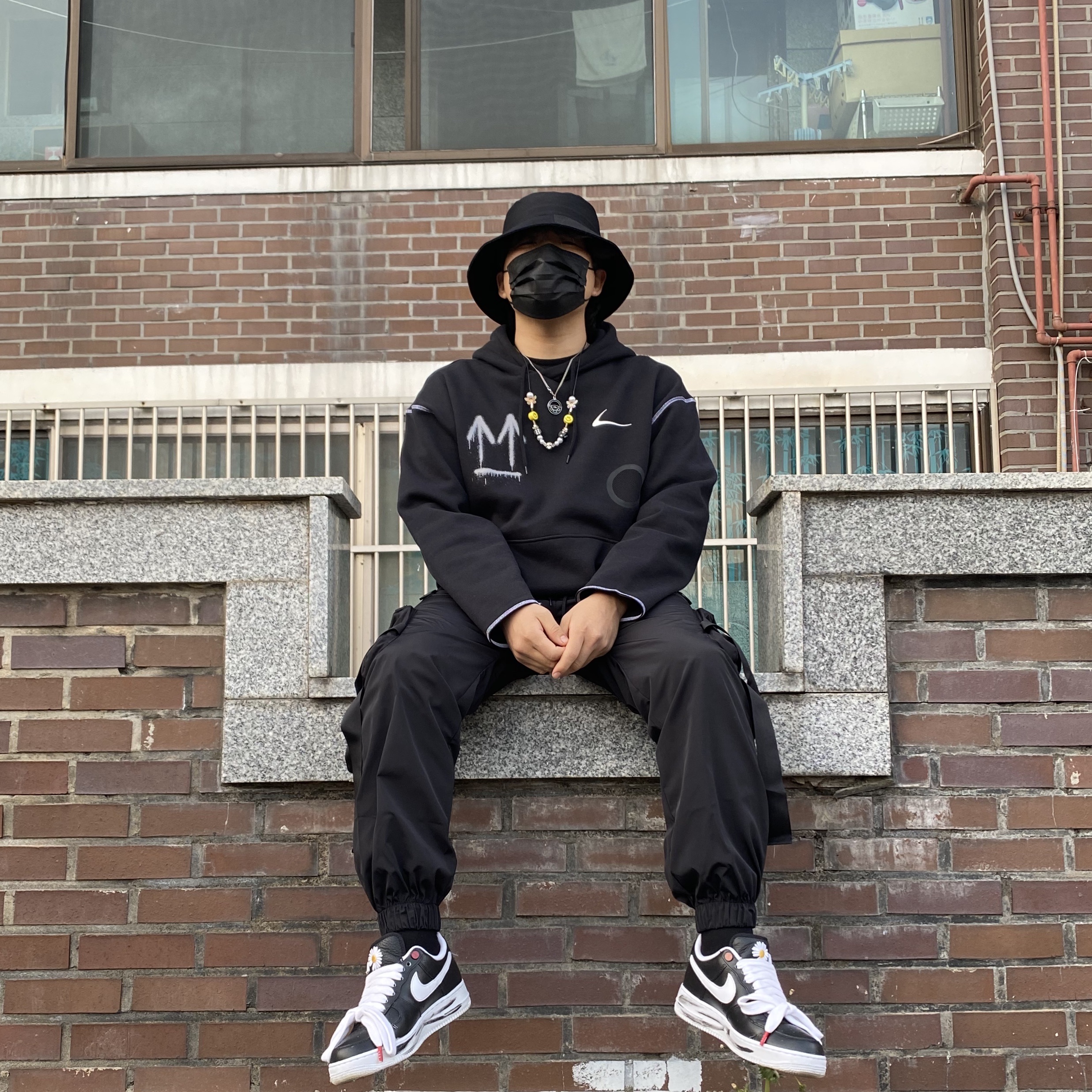Nike x Off-White NRG RU Hoodie, Nike x Peaceminusone Air Force 1 Low Para-Noise 착용 스타일